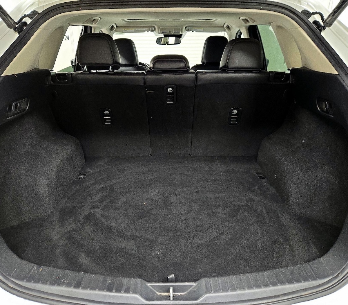 Trunk/Cargo (Seats Up)