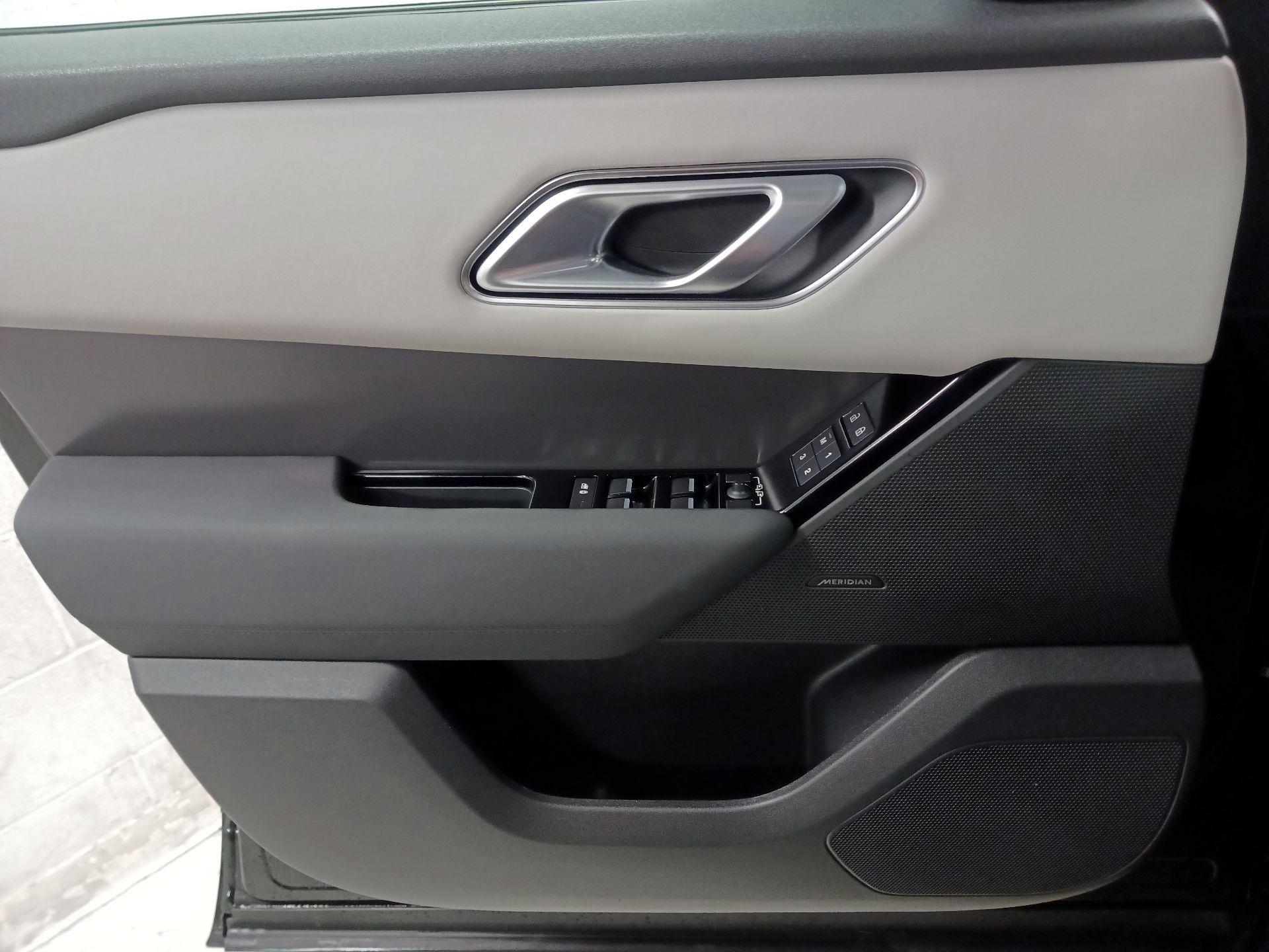 Thumbnail: 2024 Land Rover Range Rover Velar - 12