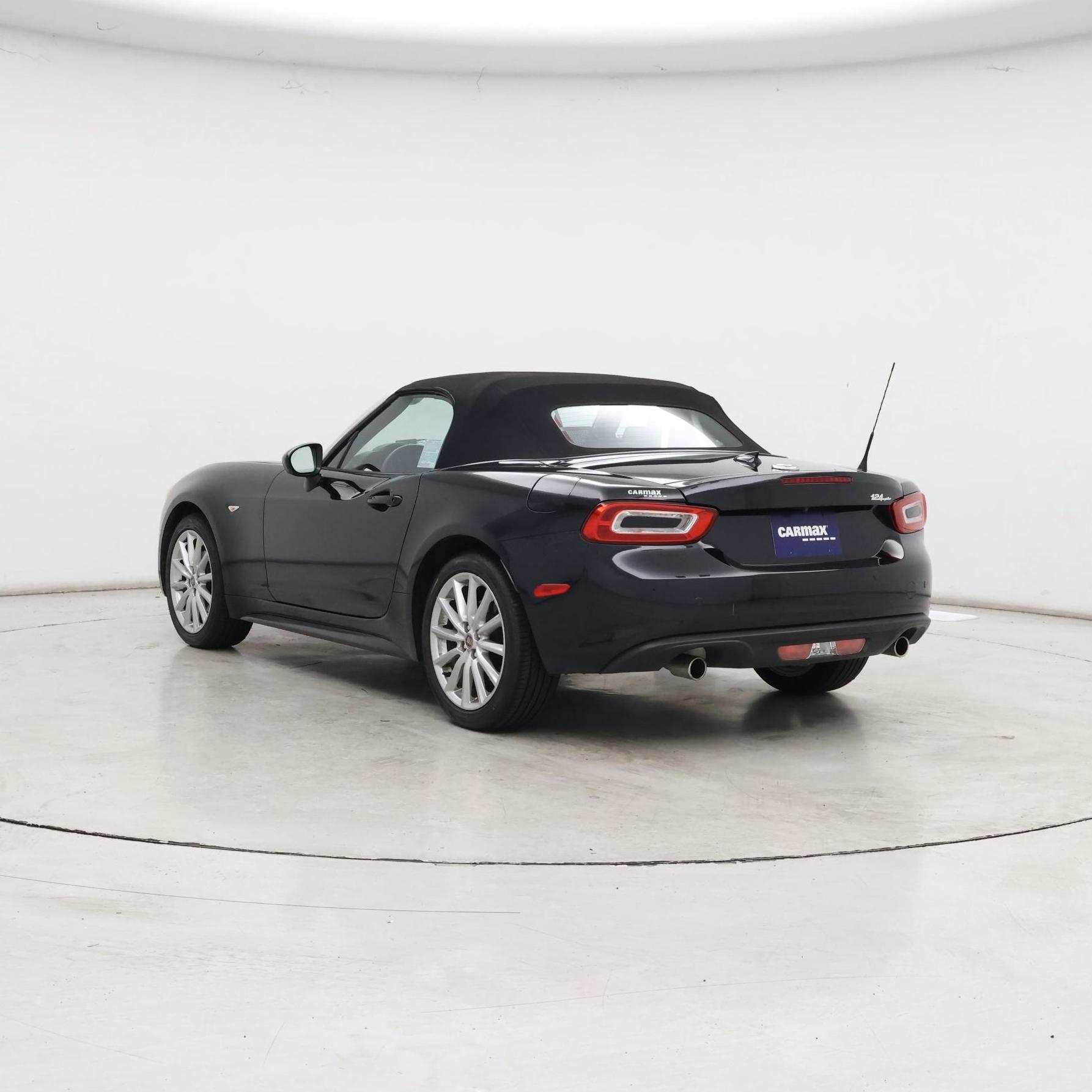 Thumbnail: 2018 Fiat 124 Spider - 2