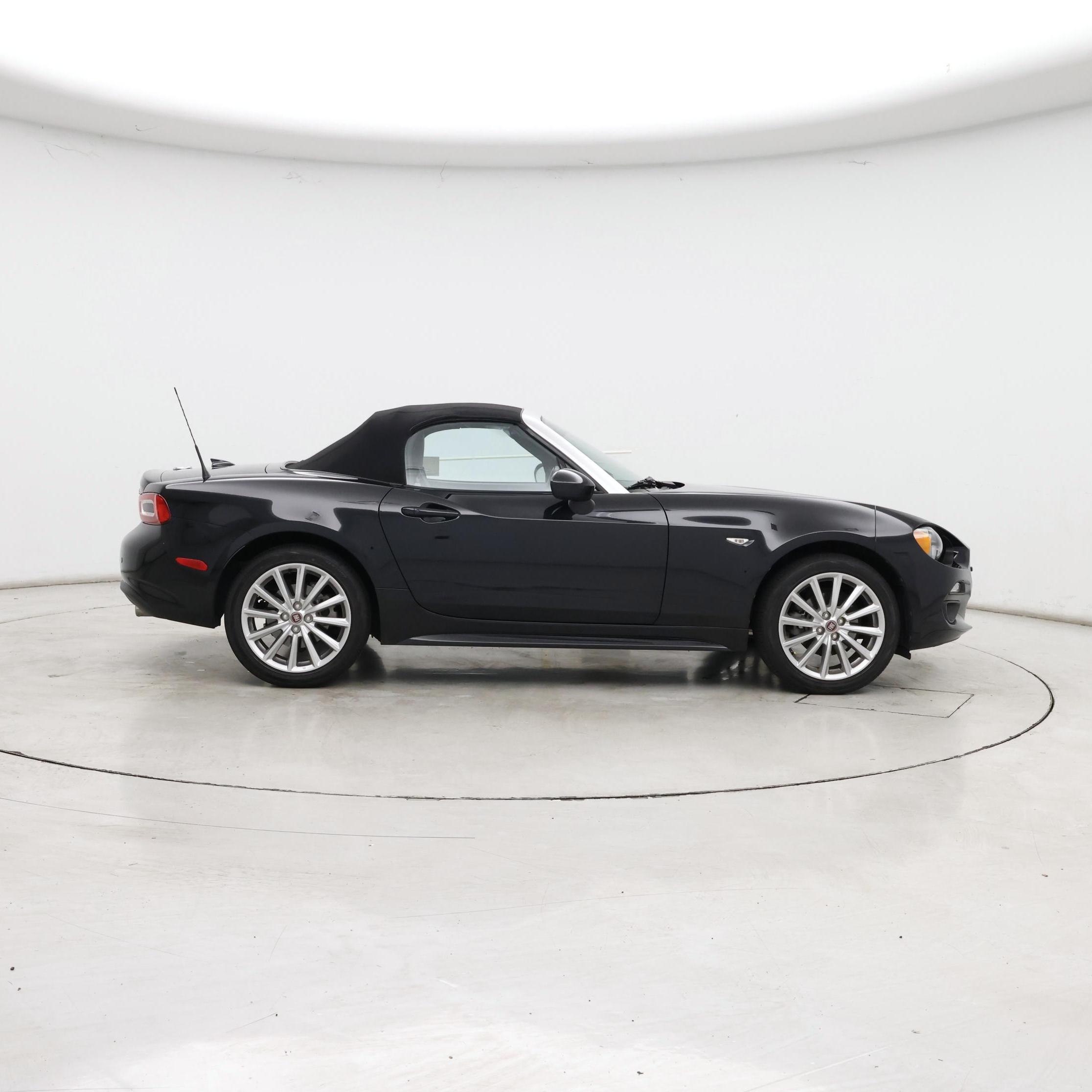 Thumbnail: 2018 Fiat 124 Spider - 7