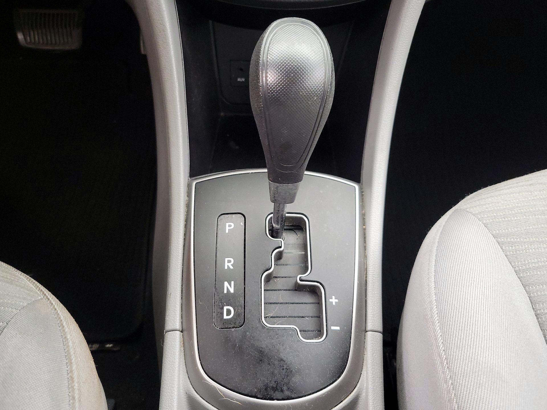 Thumbnail: 2016 Hyundai Accent - 16