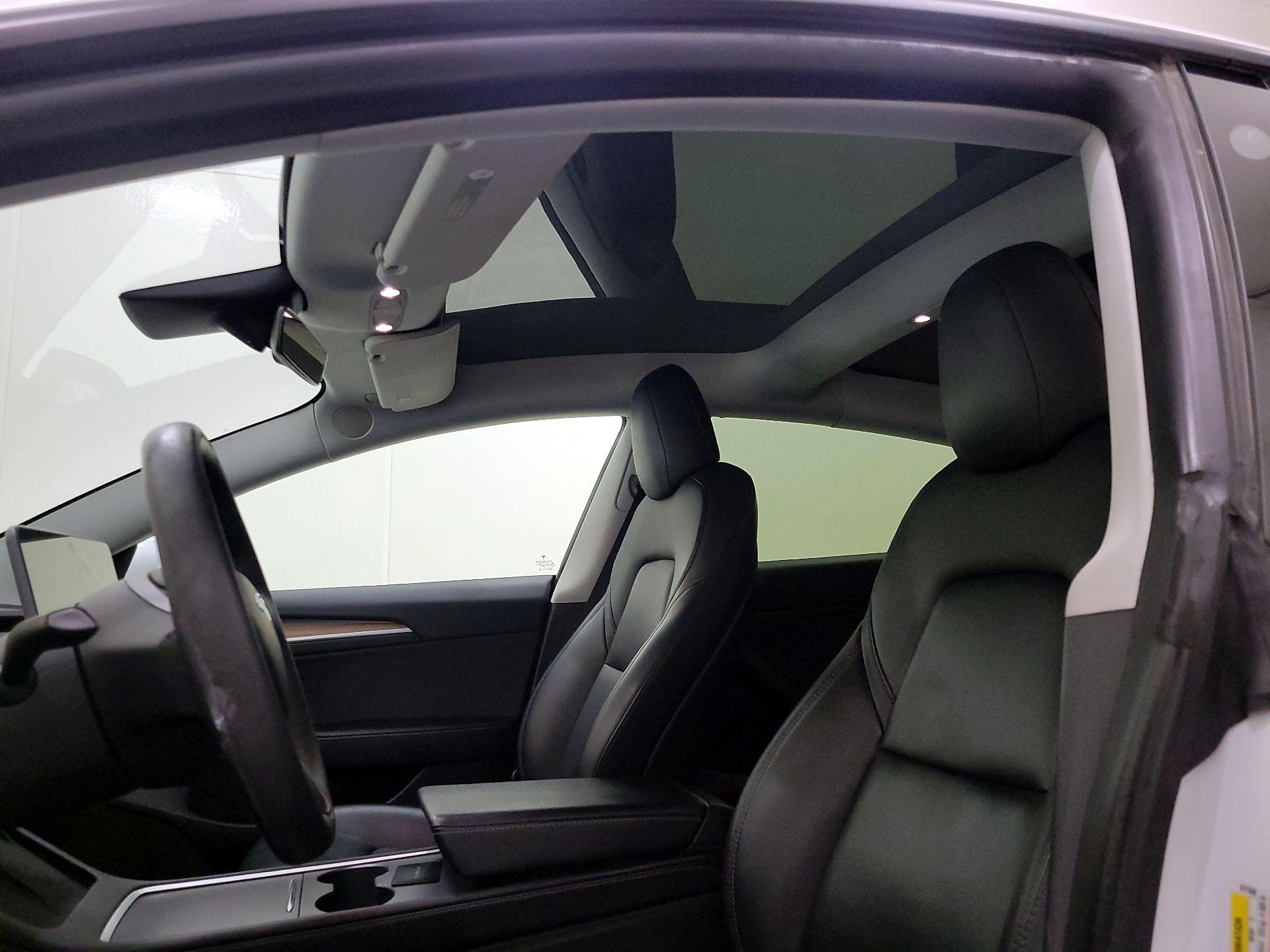 Thumbnail: 2021 Tesla Model 3 - 18