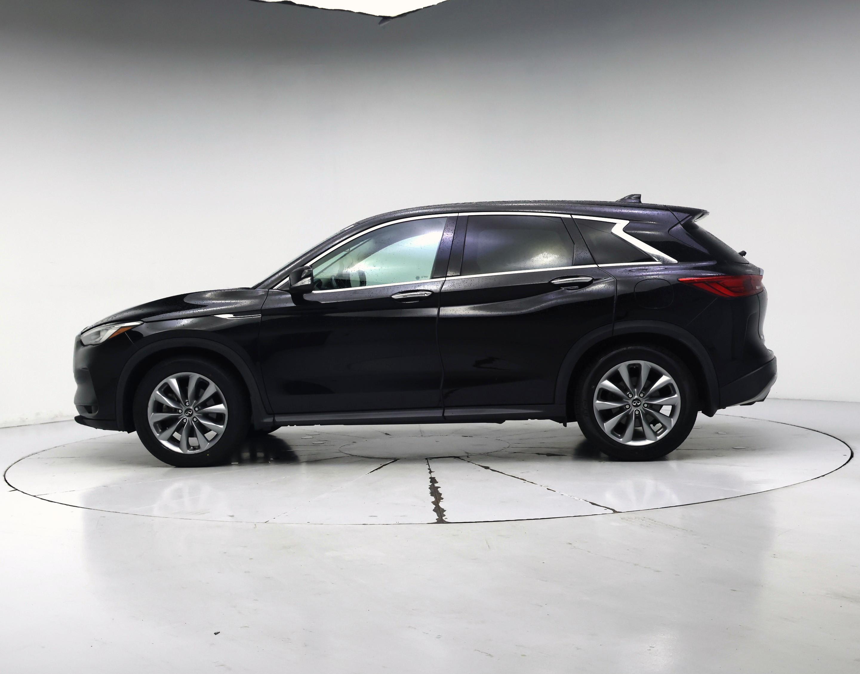 Thumbnail: 2019 INFINITI QX50 - 3