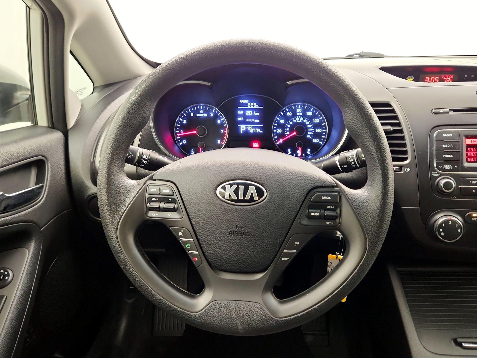 Thumbnail: 2015 Kia Forte - 10