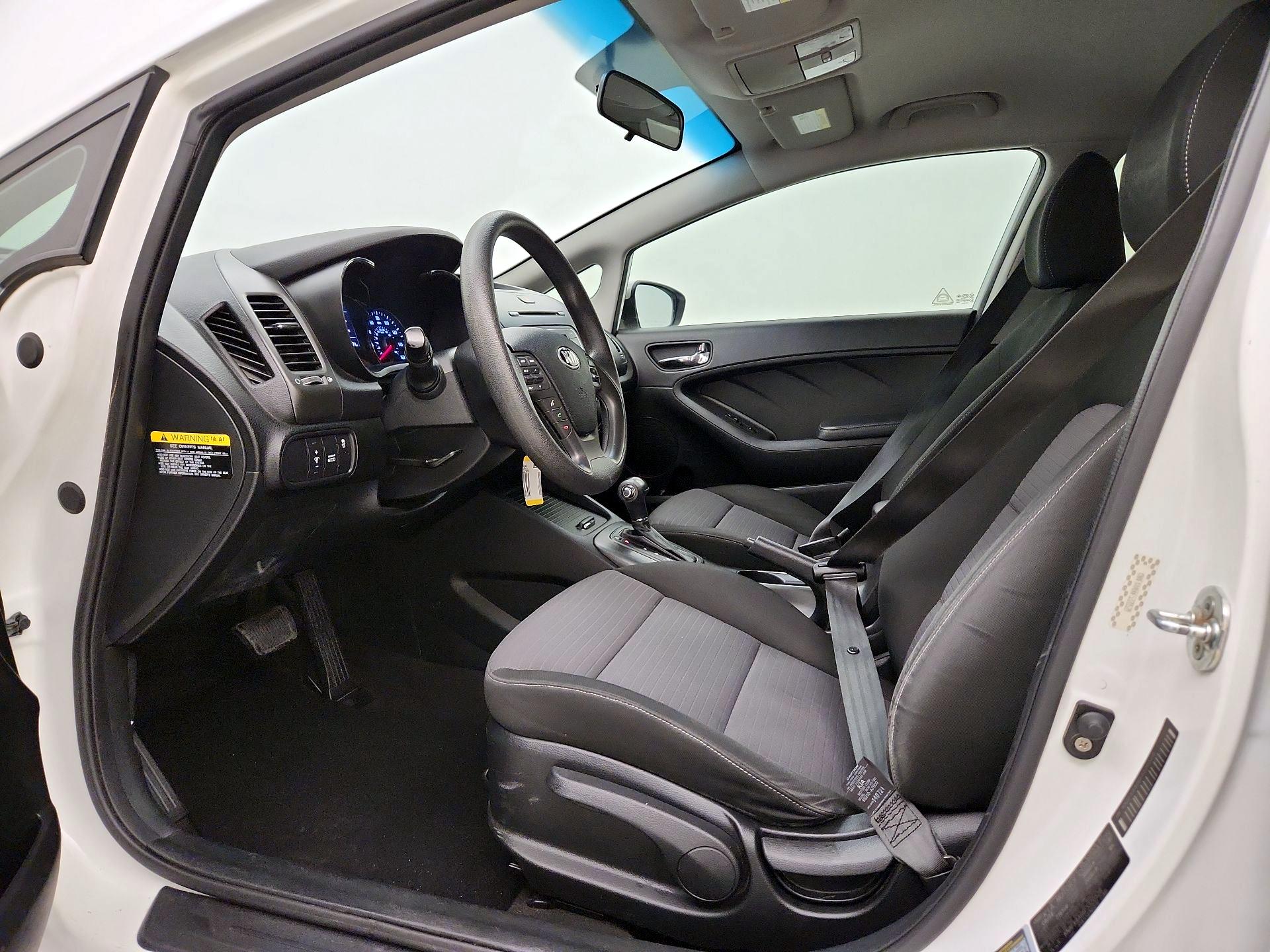 Thumbnail: 2015 Kia Forte - 11
