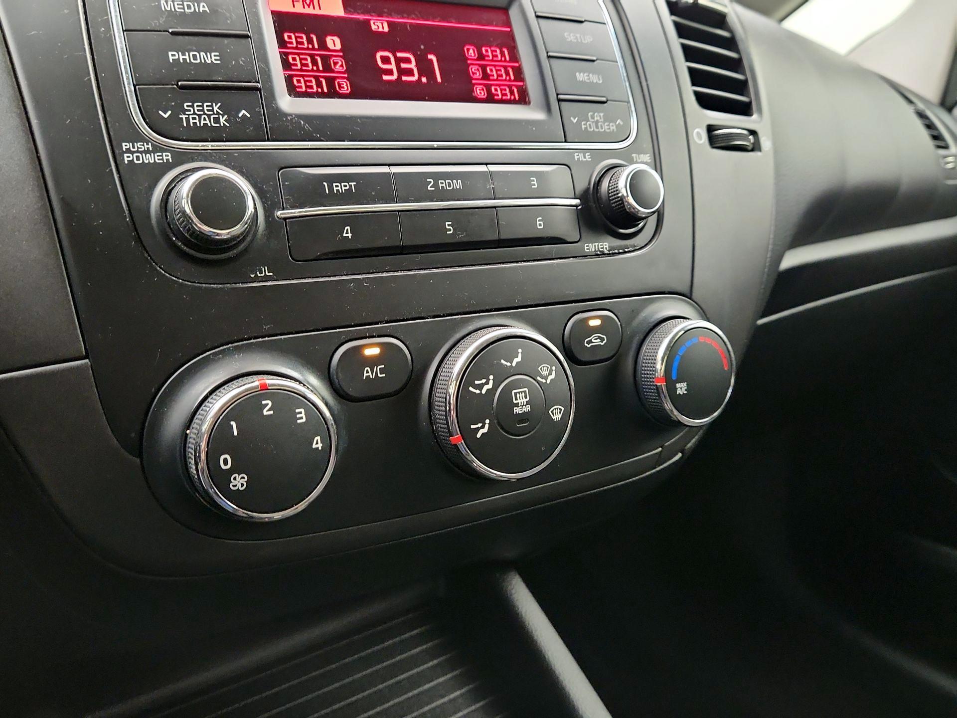 Thumbnail: 2015 Kia Forte - 15