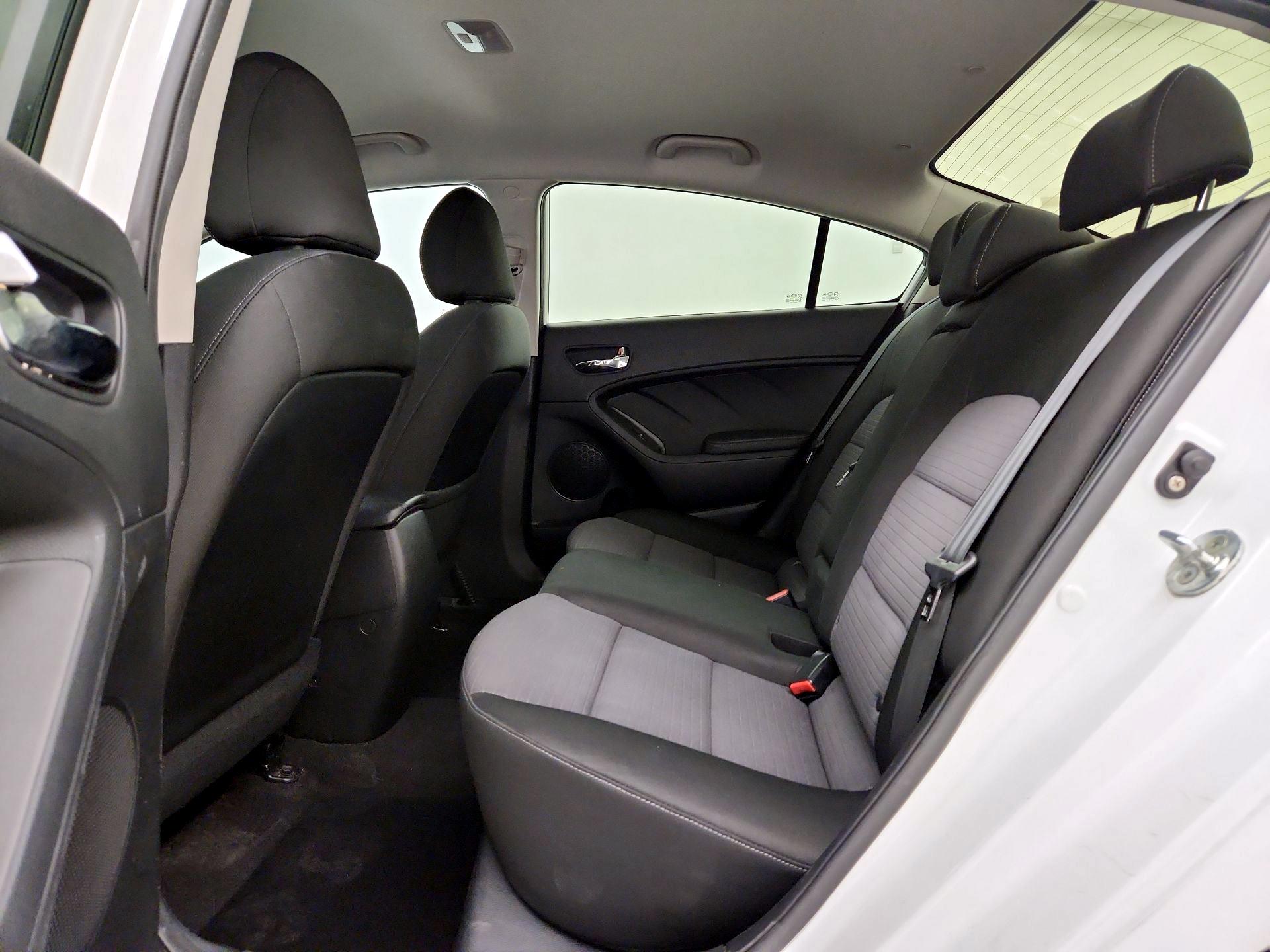 Thumbnail: 2015 Kia Forte - 18