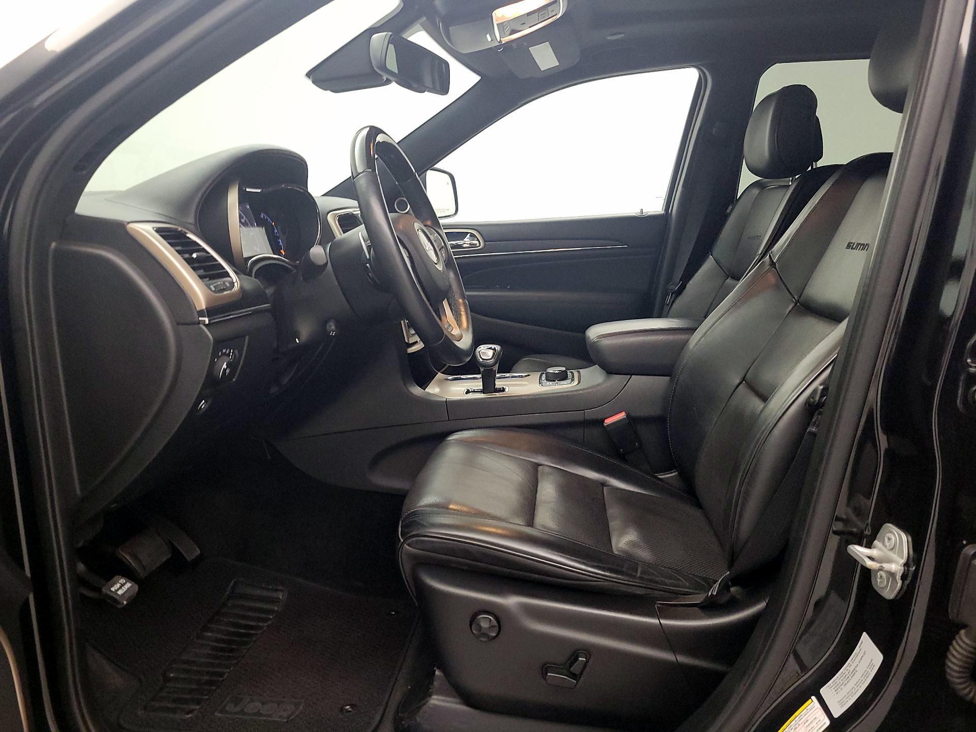 Thumbnail: 2015 Jeep Grand Cherokee - 11