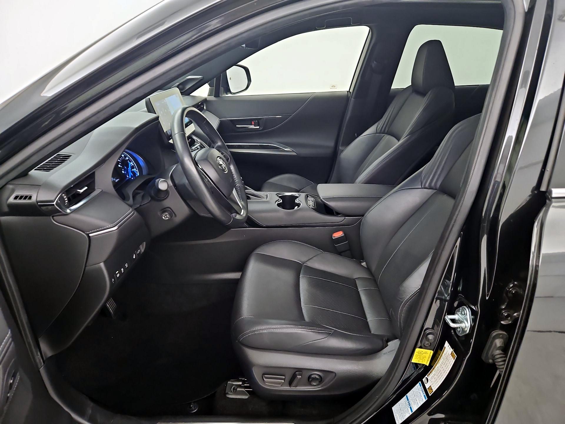 Thumbnail: 2021 Toyota Venza - 11