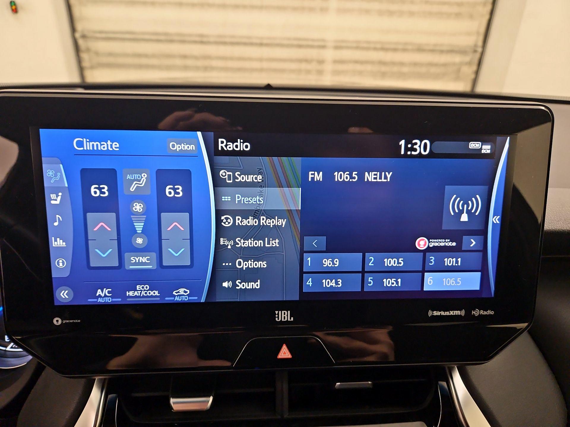 Thumbnail: 2021 Toyota Venza - 16