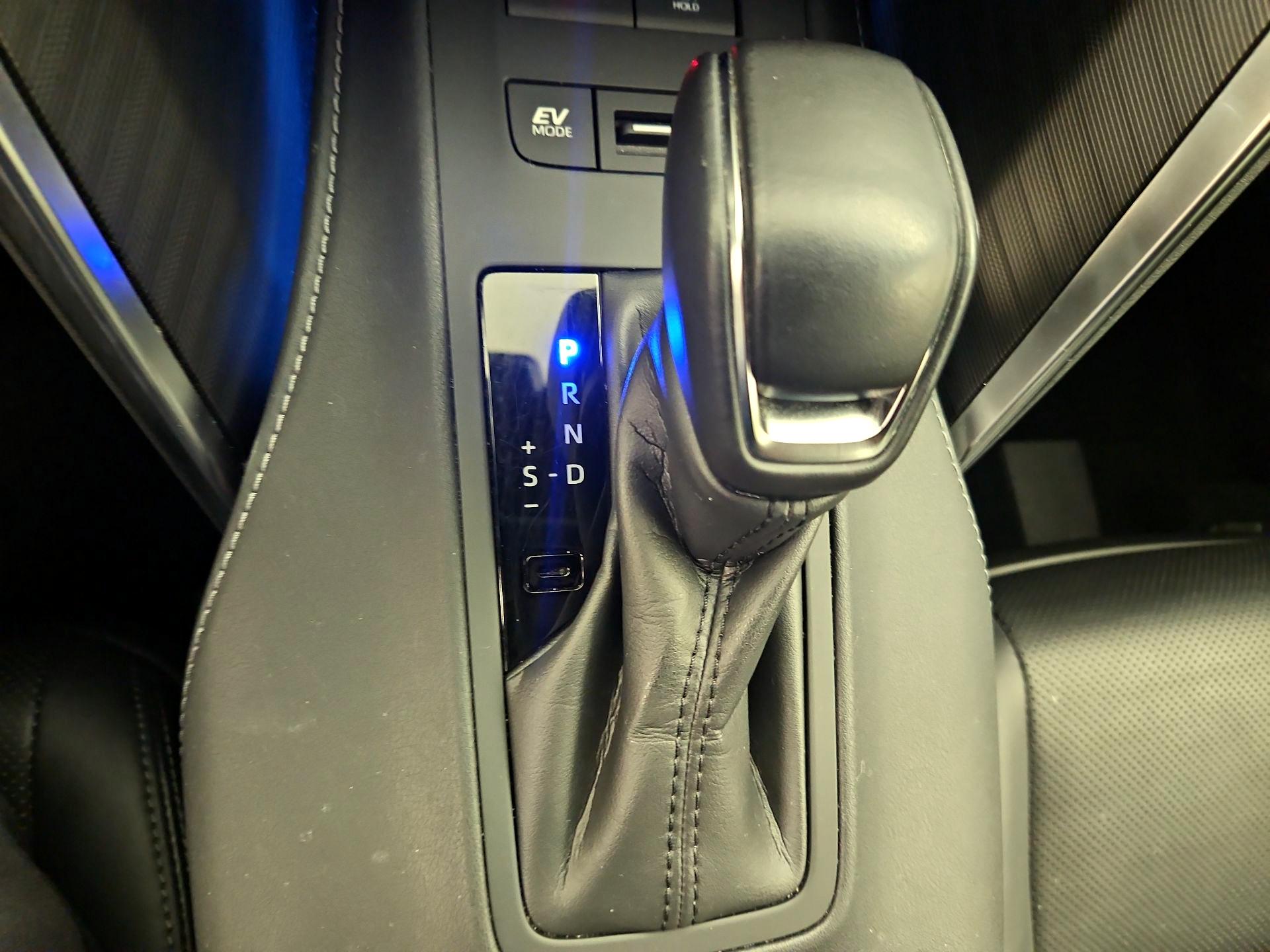 Thumbnail: 2021 Toyota Venza - 18