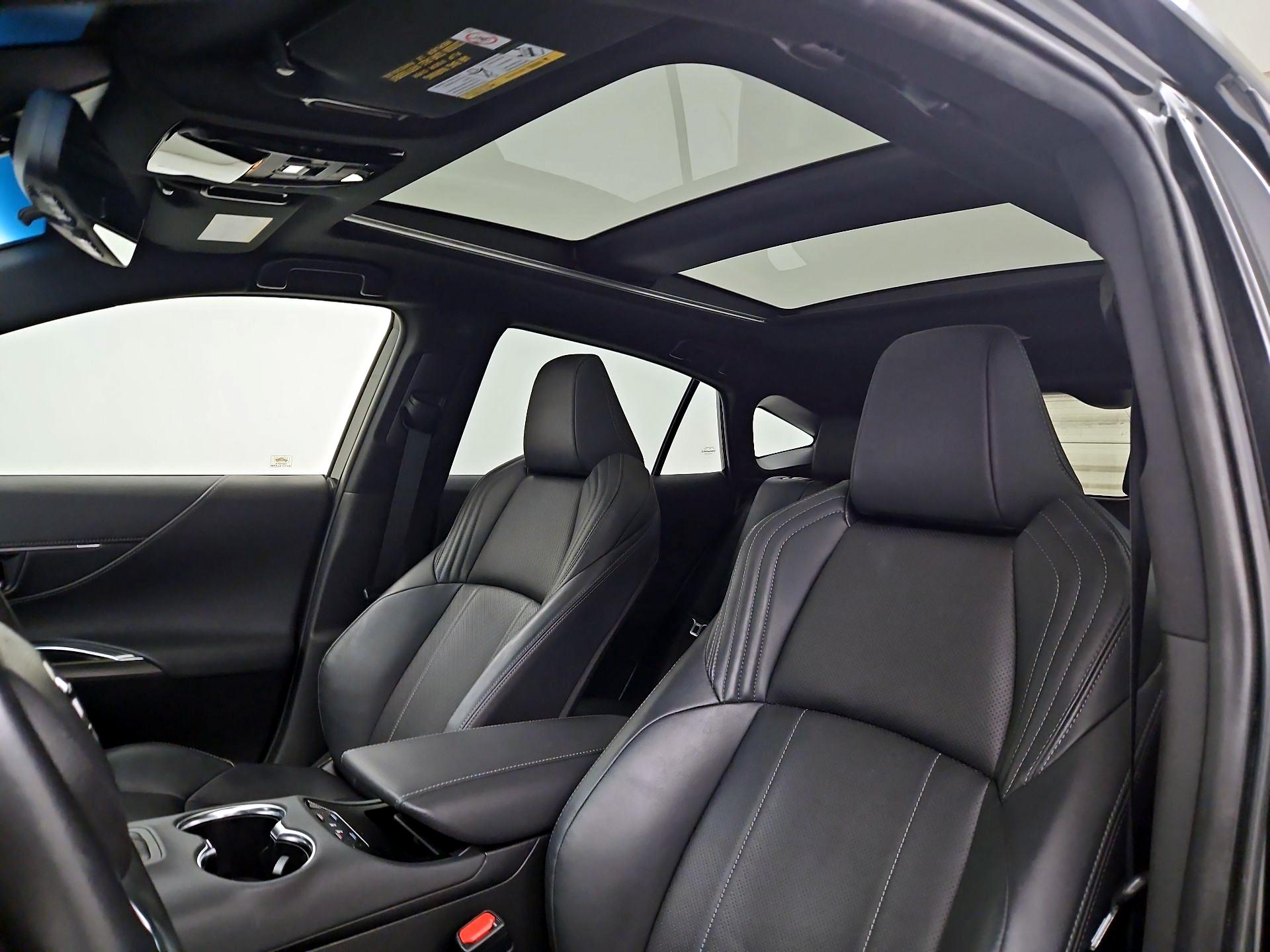 Thumbnail: 2021 Toyota Venza - 20