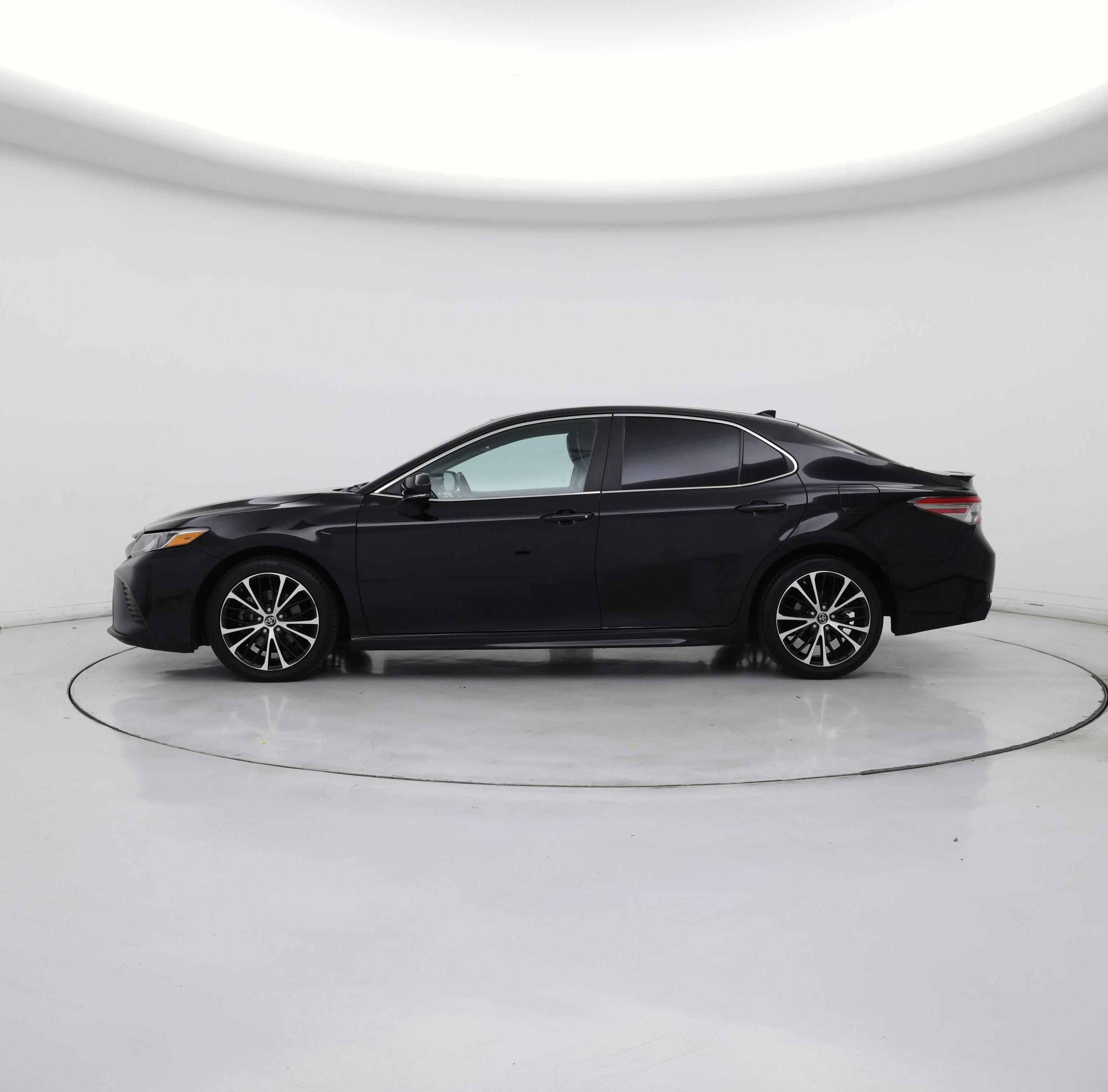 Thumbnail: 2019 Toyota Camry - 3