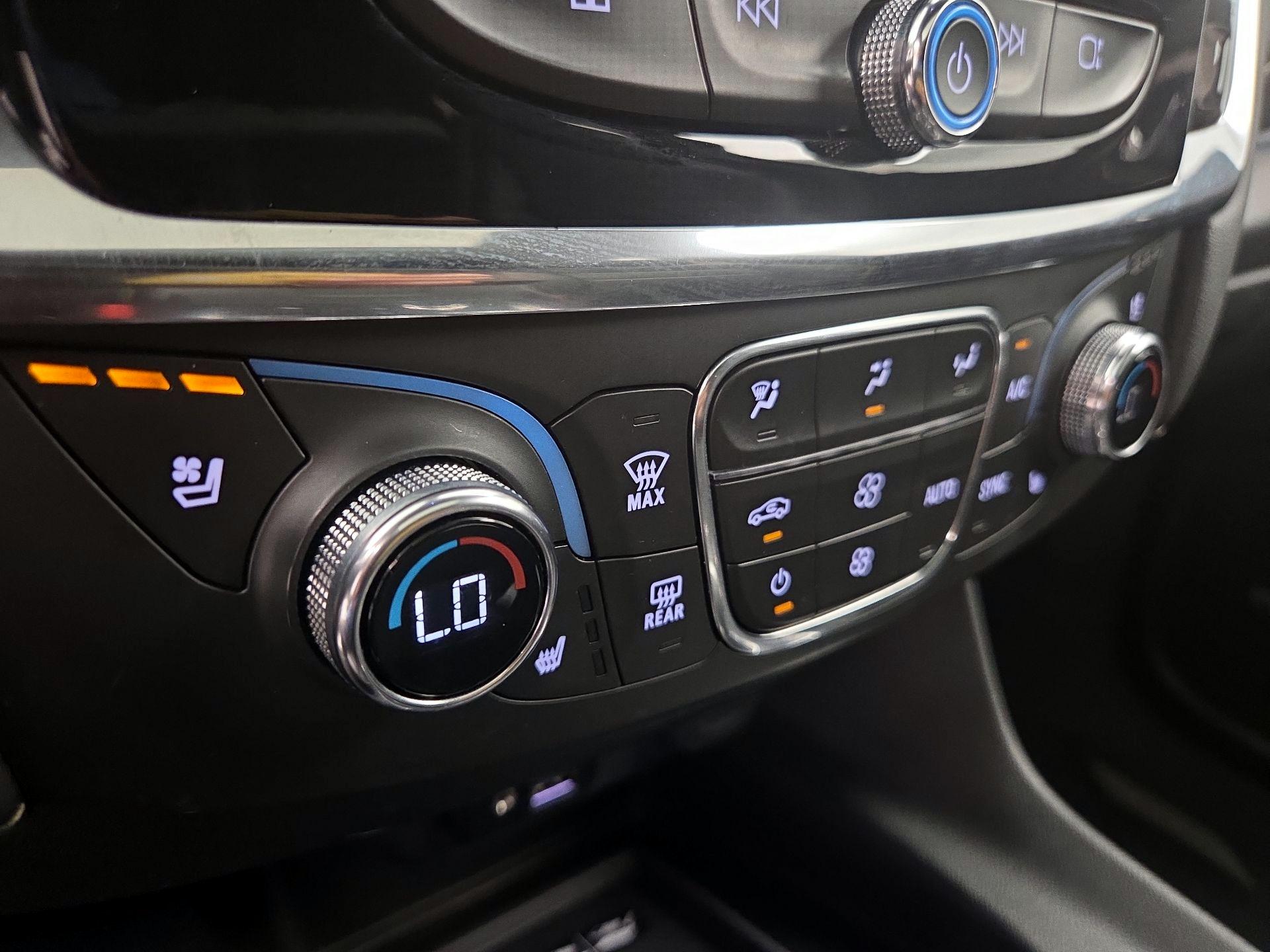 Thumbnail: 2023 Chevrolet Traverse - 16