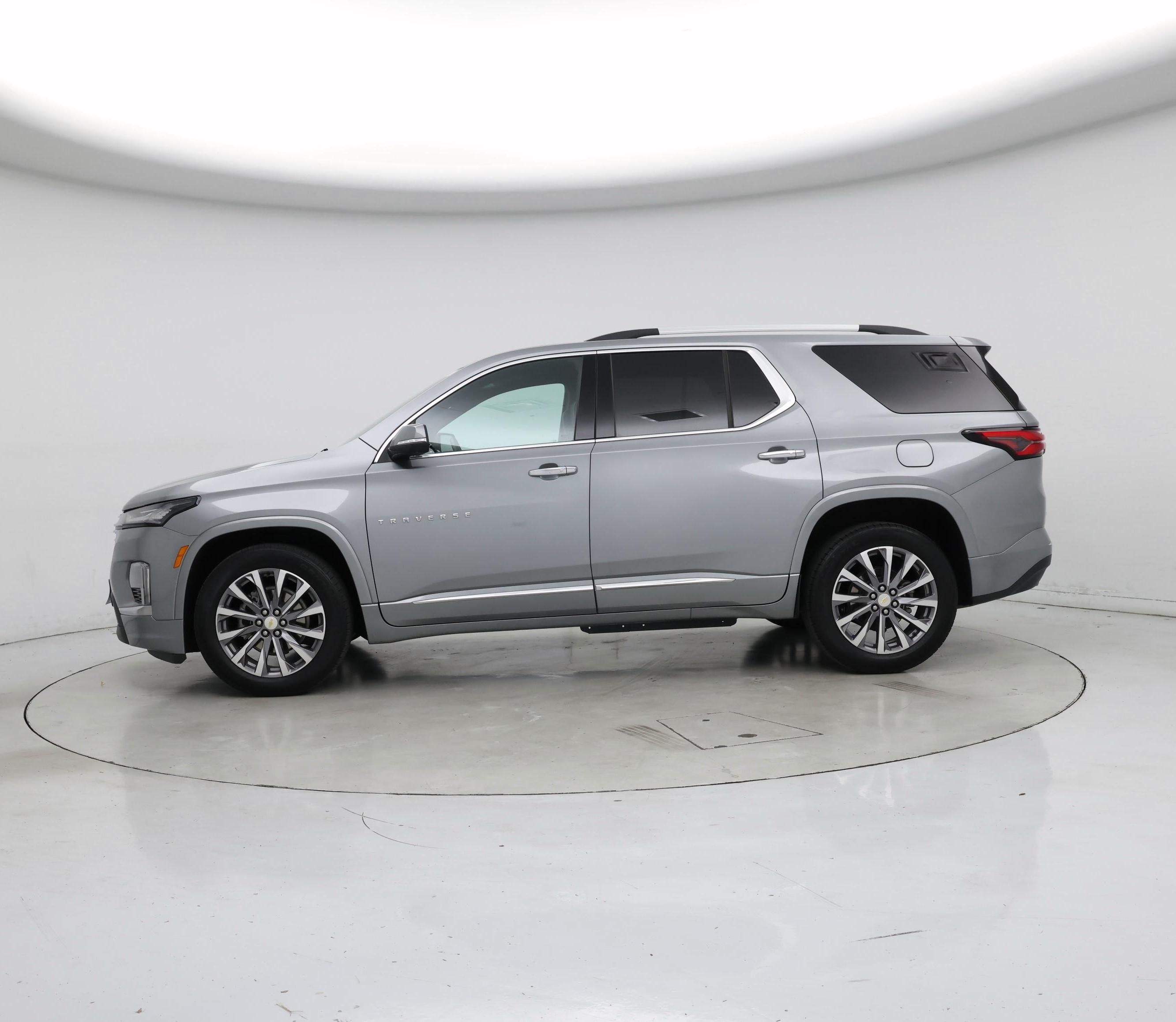 Thumbnail: 2023 Chevrolet Traverse - 3