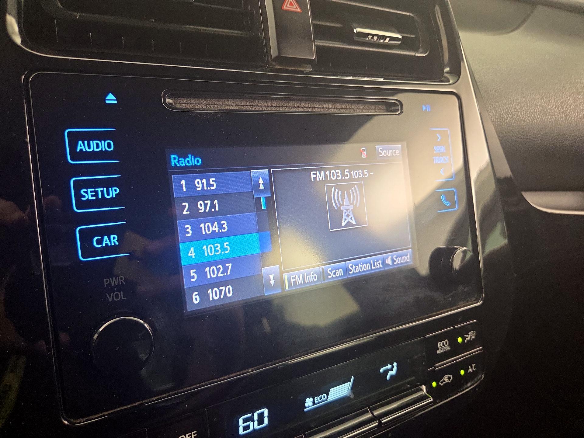 Thumbnail: 2019 Toyota Prius - 14