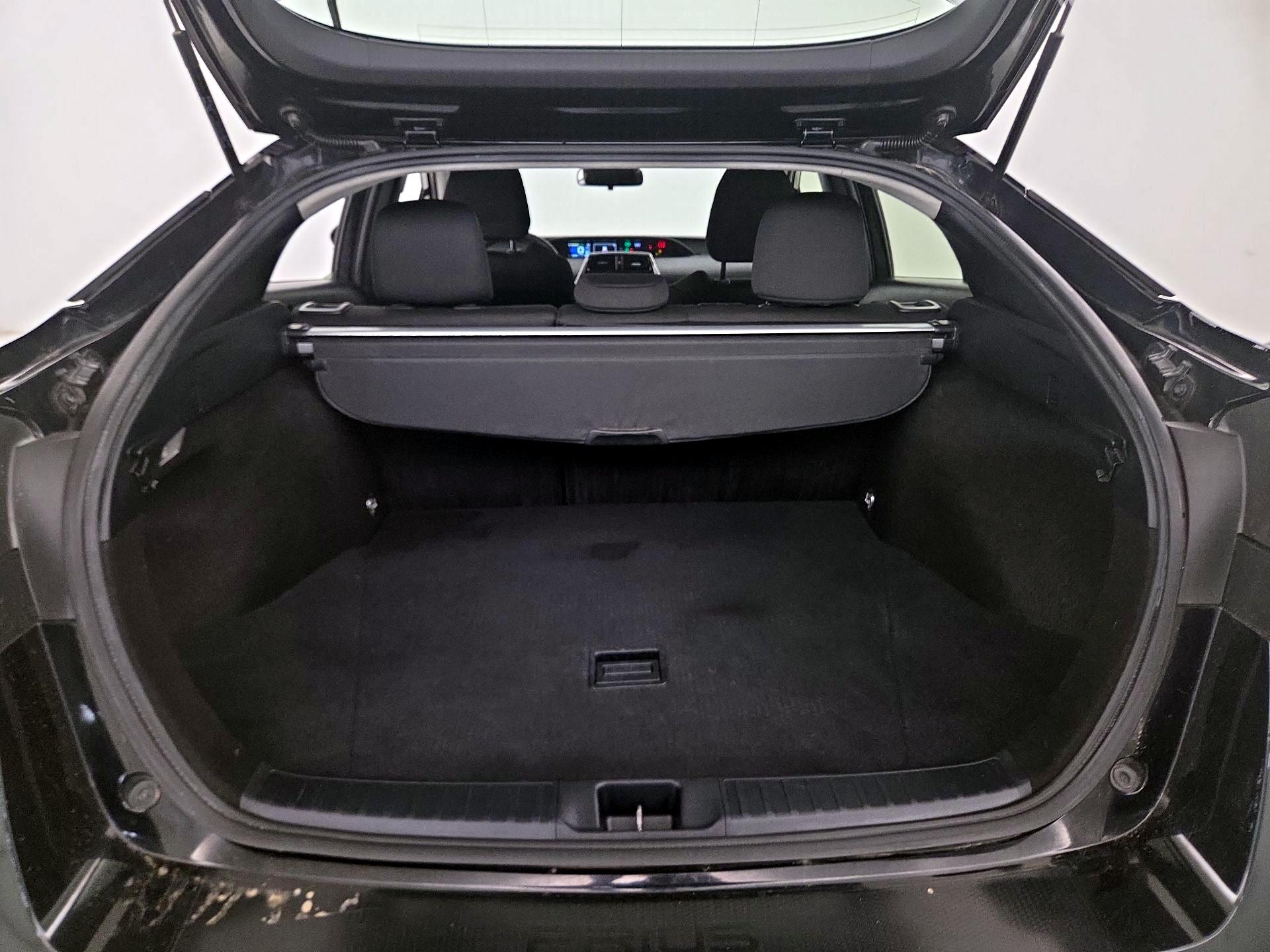 Thumbnail: 2019 Toyota Prius - 19