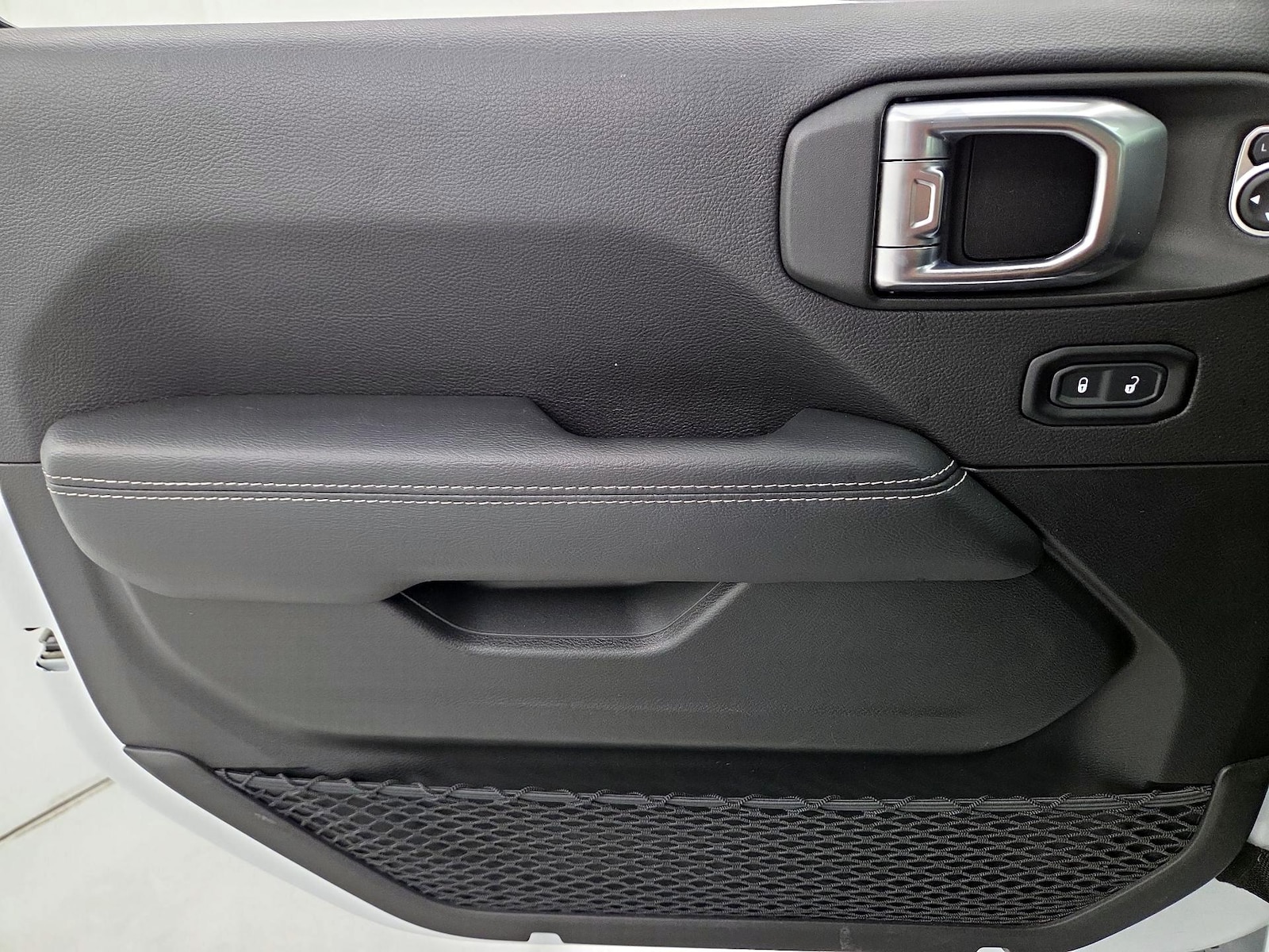 2022 Jeep Wrangler Unlimited Sahara 4XE - Photo 13