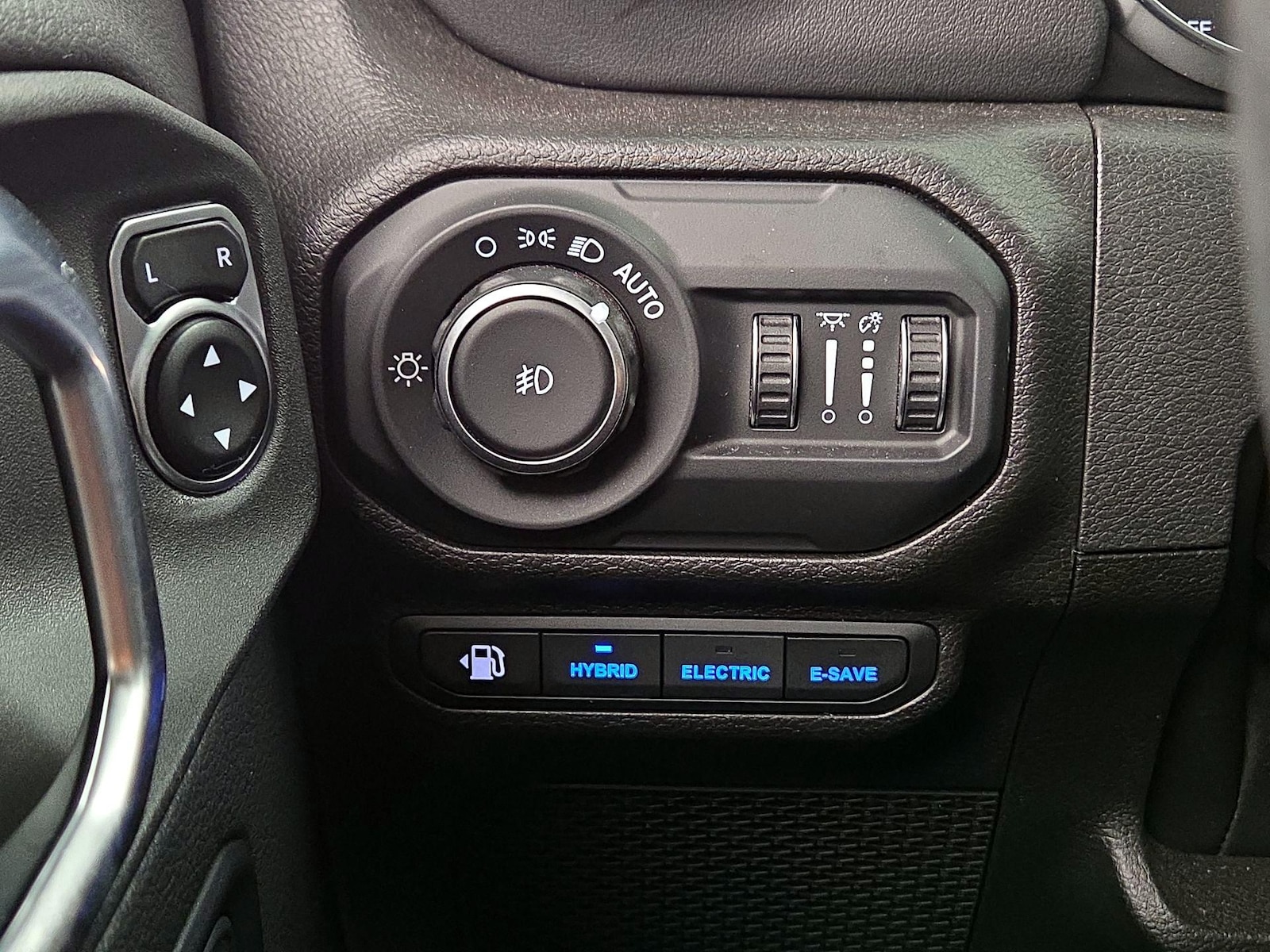 2022 Jeep Wrangler Unlimited Sahara 4XE - Photo 14