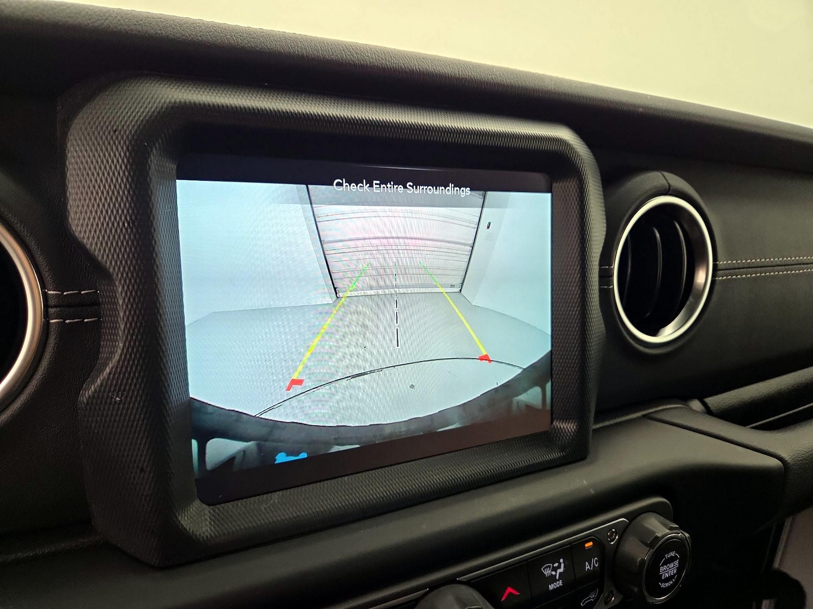 2022 Jeep Wrangler Unlimited Sahara 4XE - Photo 15