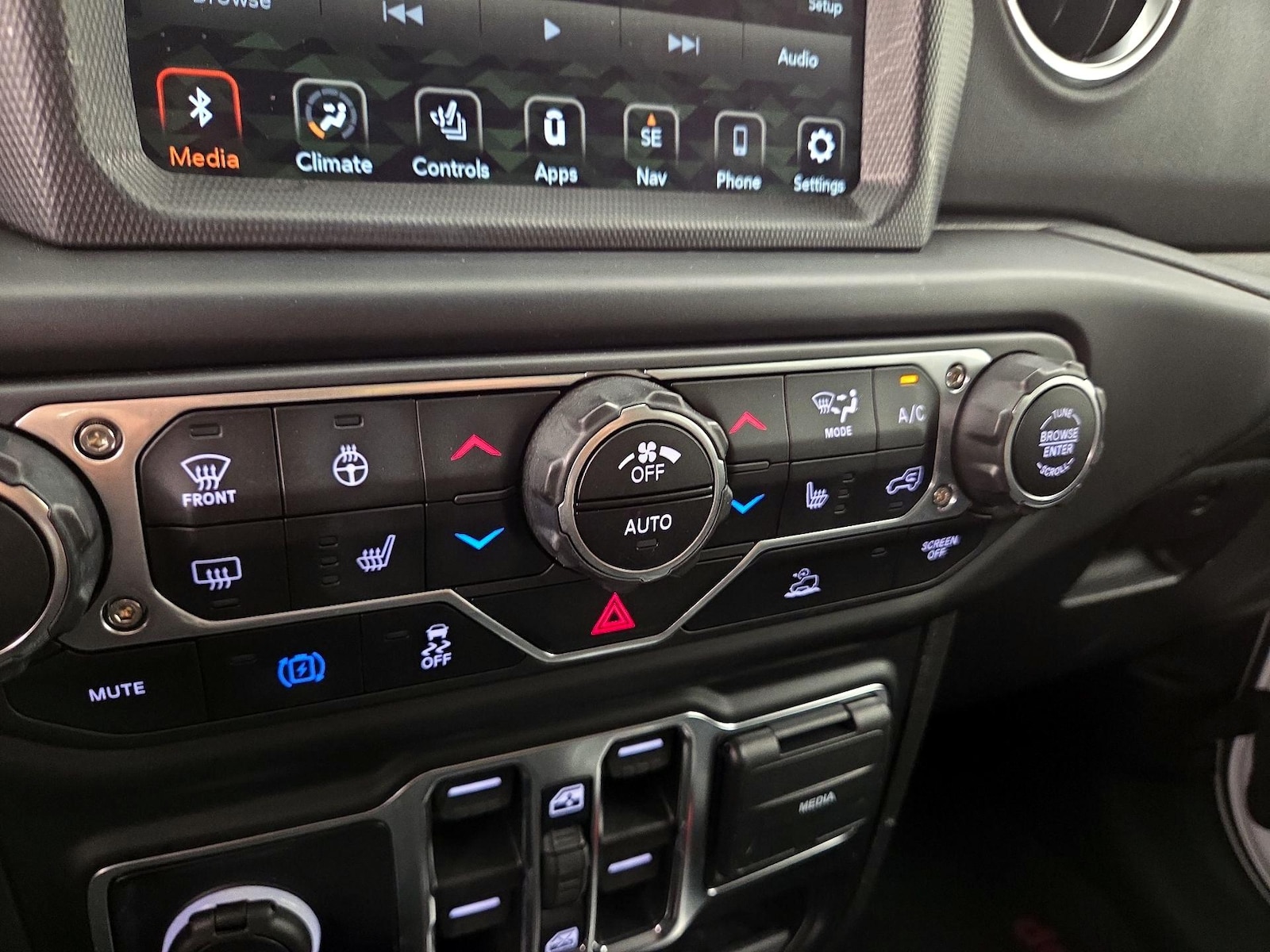 2022 Jeep Wrangler Unlimited Sahara 4XE - Photo 17