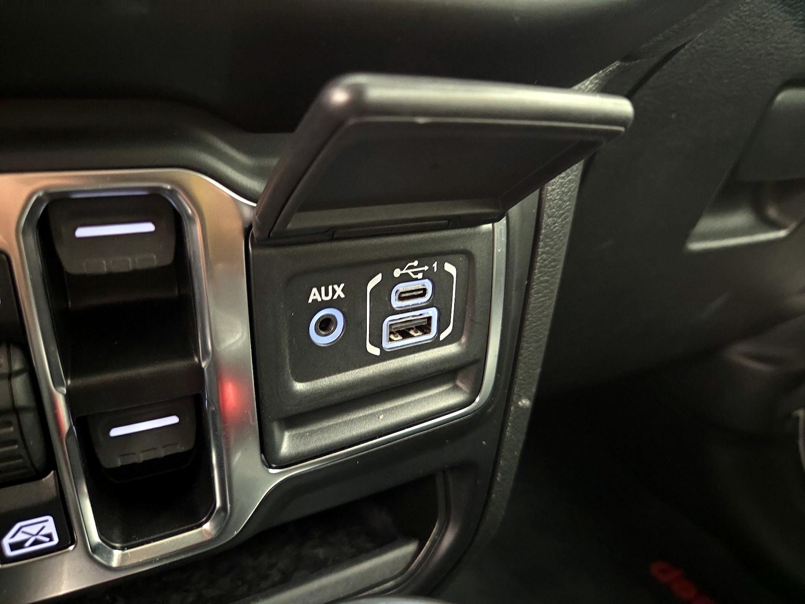 2022 Jeep Wrangler Unlimited Sahara 4XE - Photo 19