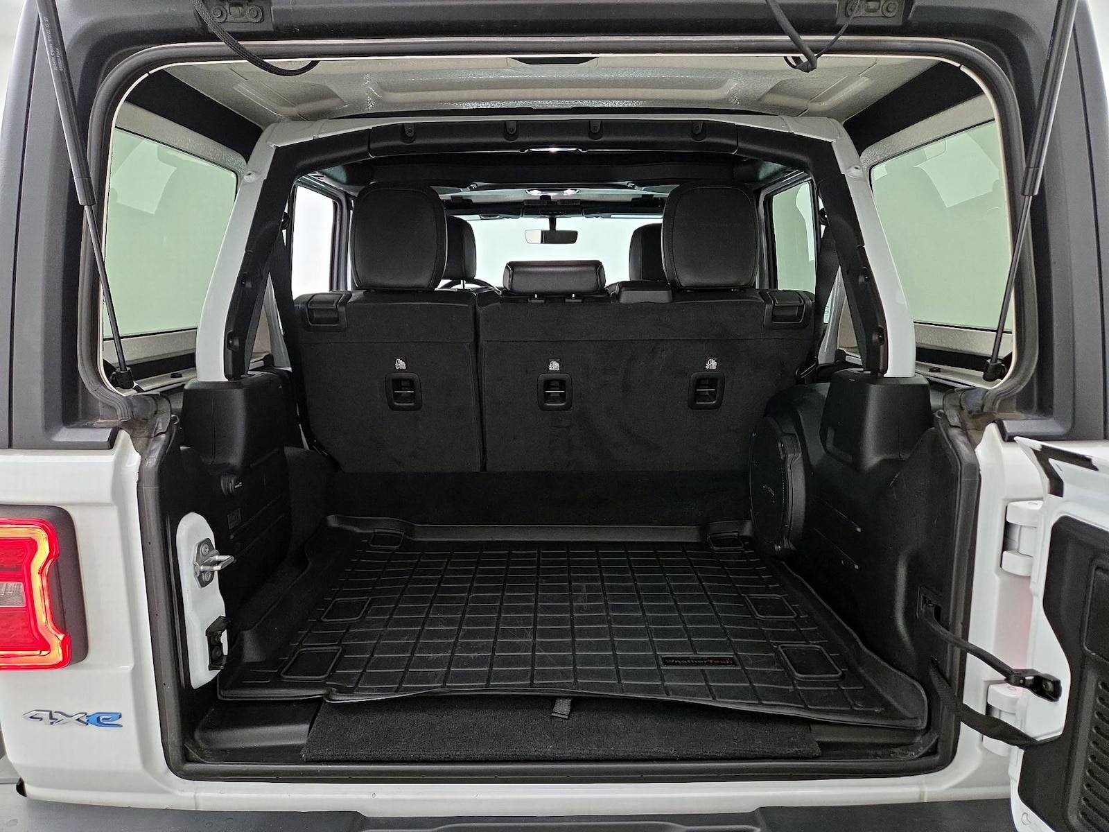 2022 Jeep Wrangler Unlimited Sahara 4XE - Photo 21