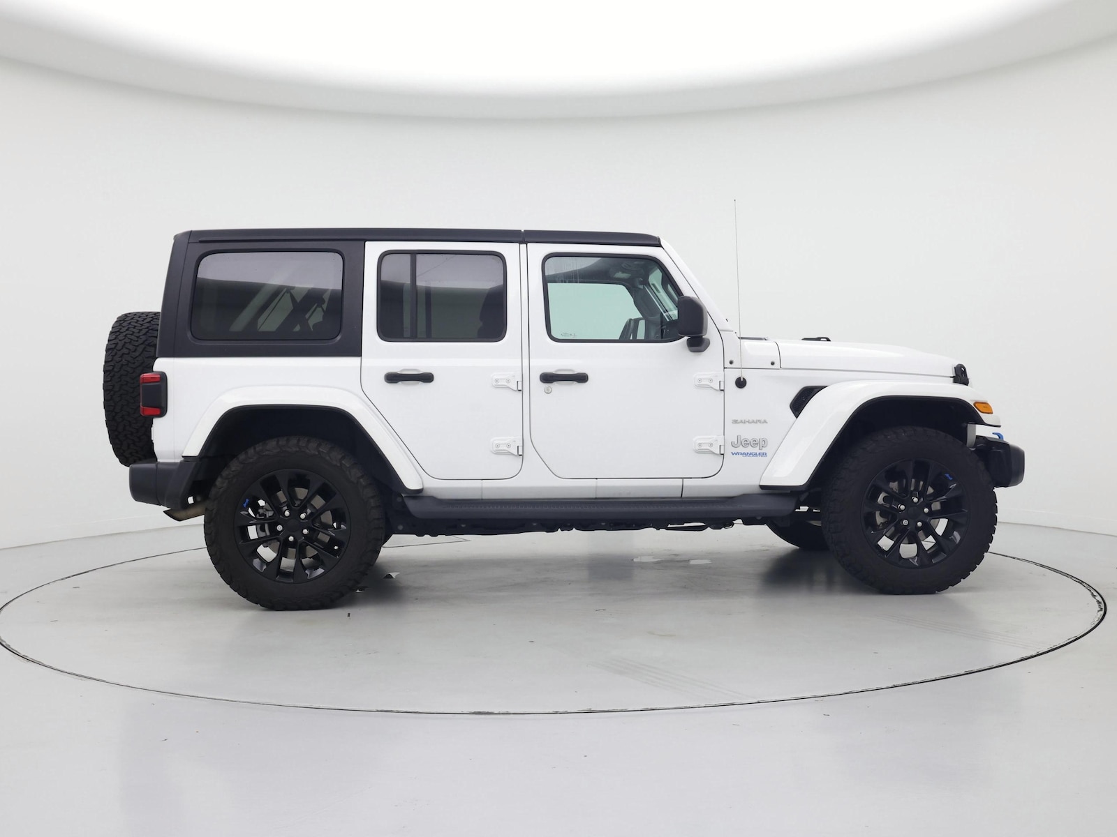 2022 Jeep Wrangler Unlimited Sahara 4XE - Photo 8