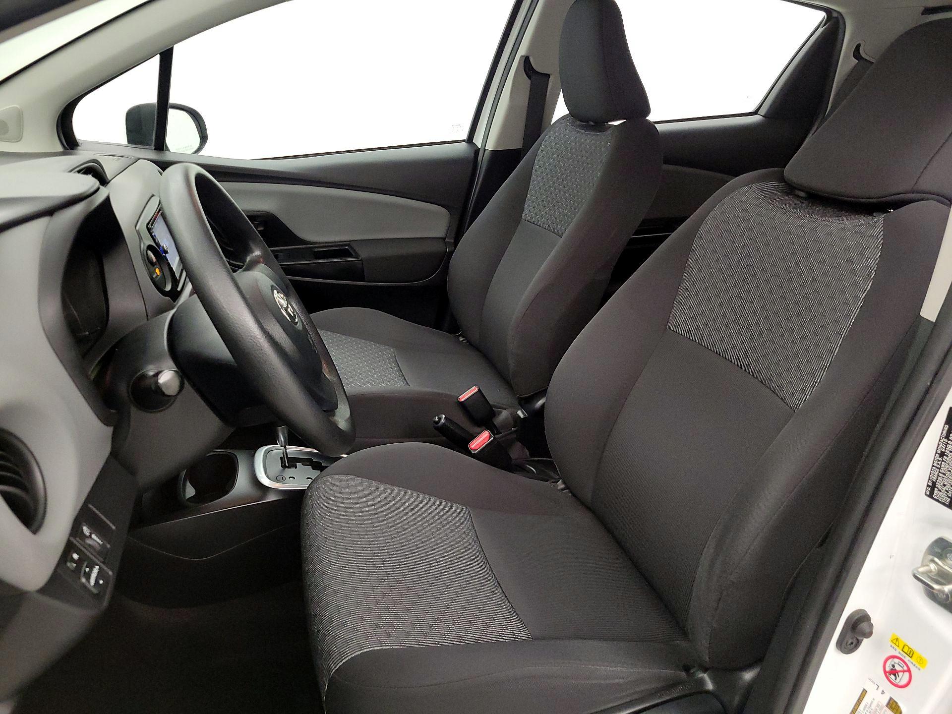 Thumbnail: 2015 Toyota Yaris - 11