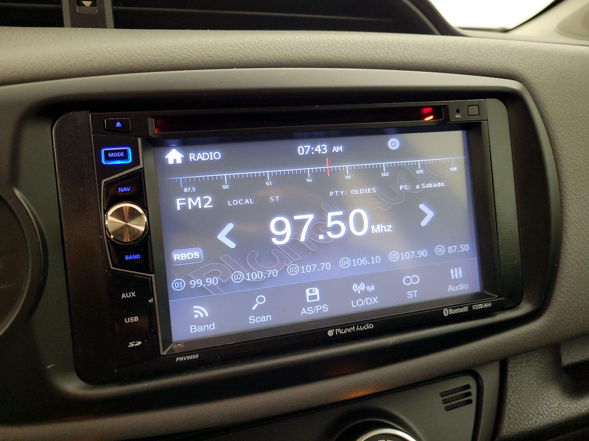 Thumbnail: 2015 Toyota Yaris - 15