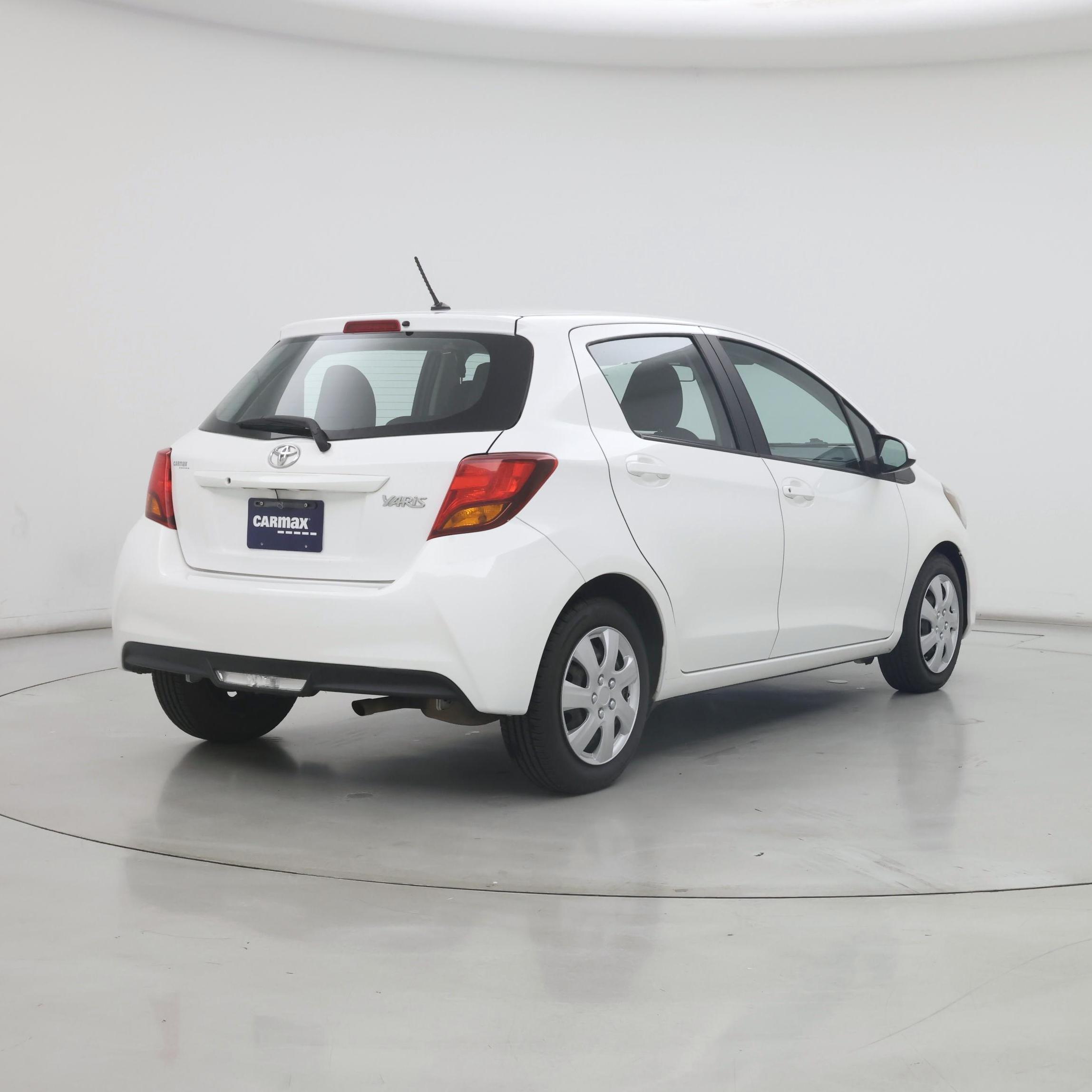 Thumbnail: 2015 Toyota Yaris - 8