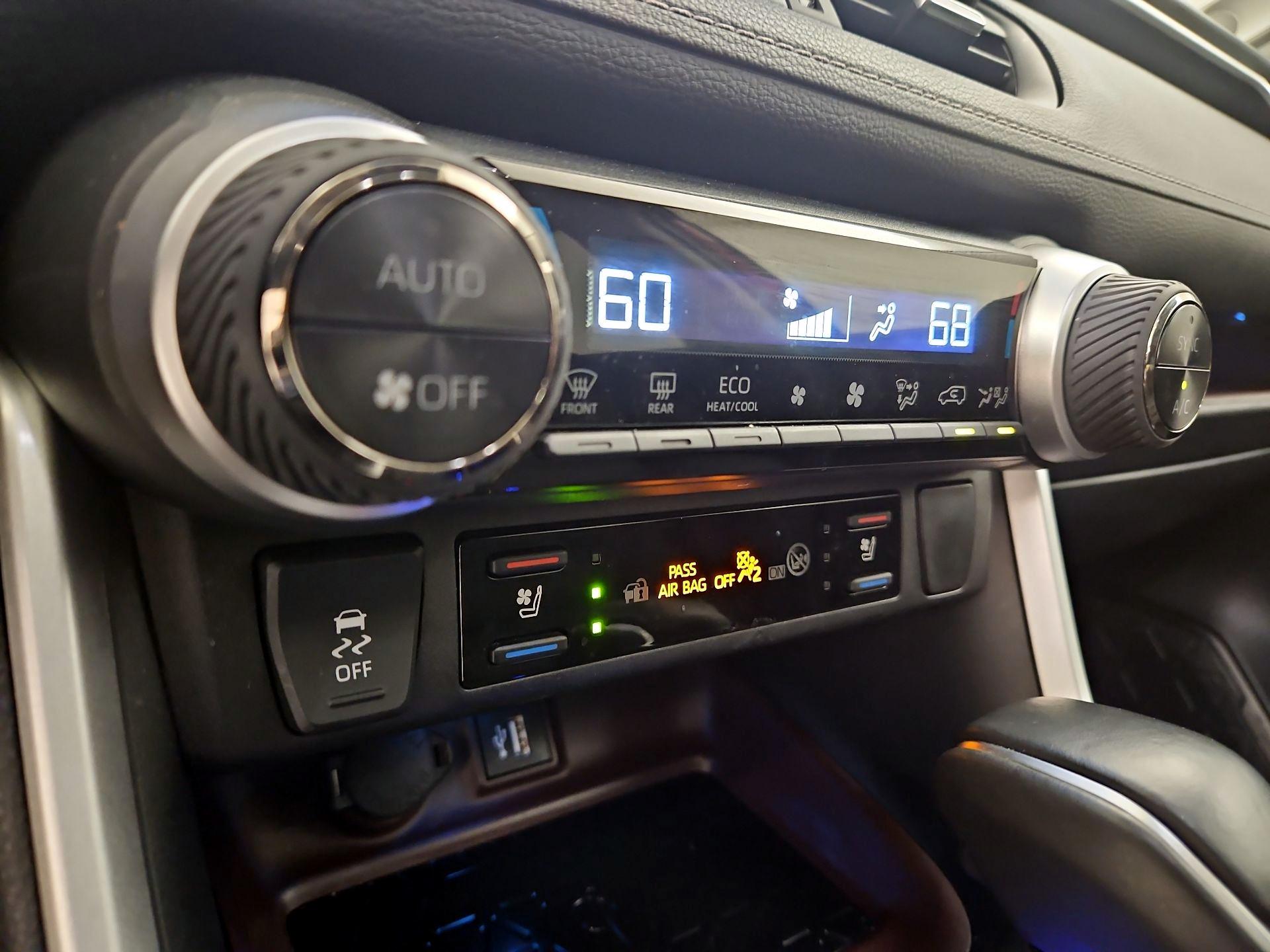 Thumbnail: 2025 Toyota RAV4 - 16