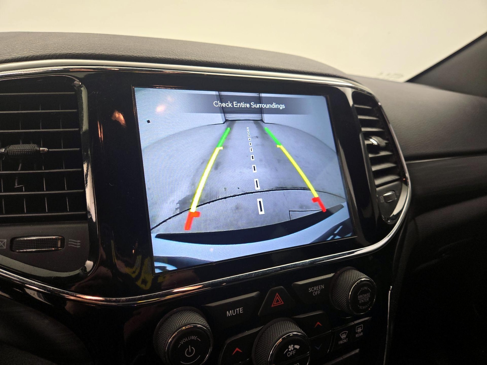 2020 Jeep Grand Cherokee Altitude - Photo 16