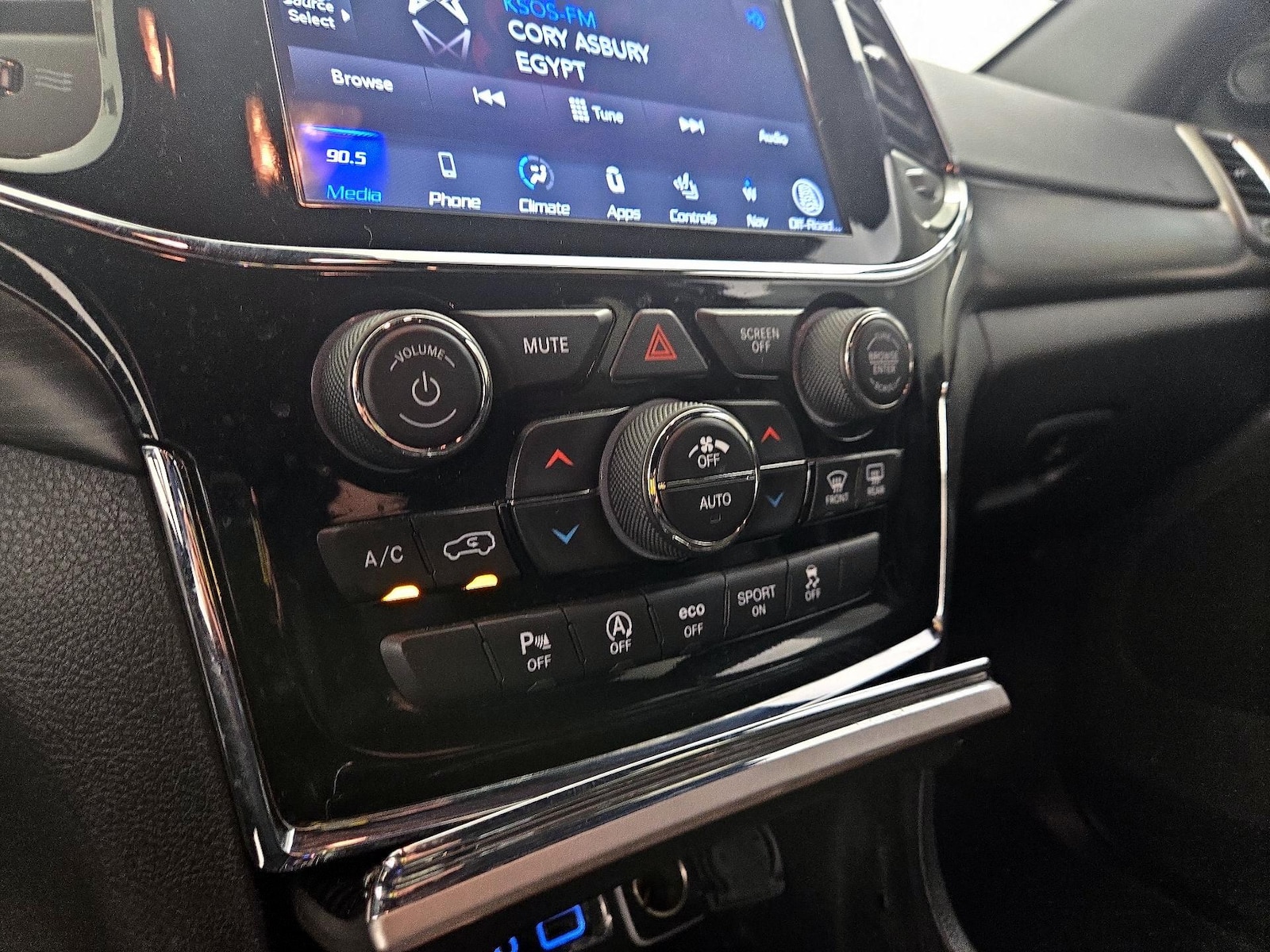 2020 Jeep Grand Cherokee Altitude - Photo 18
