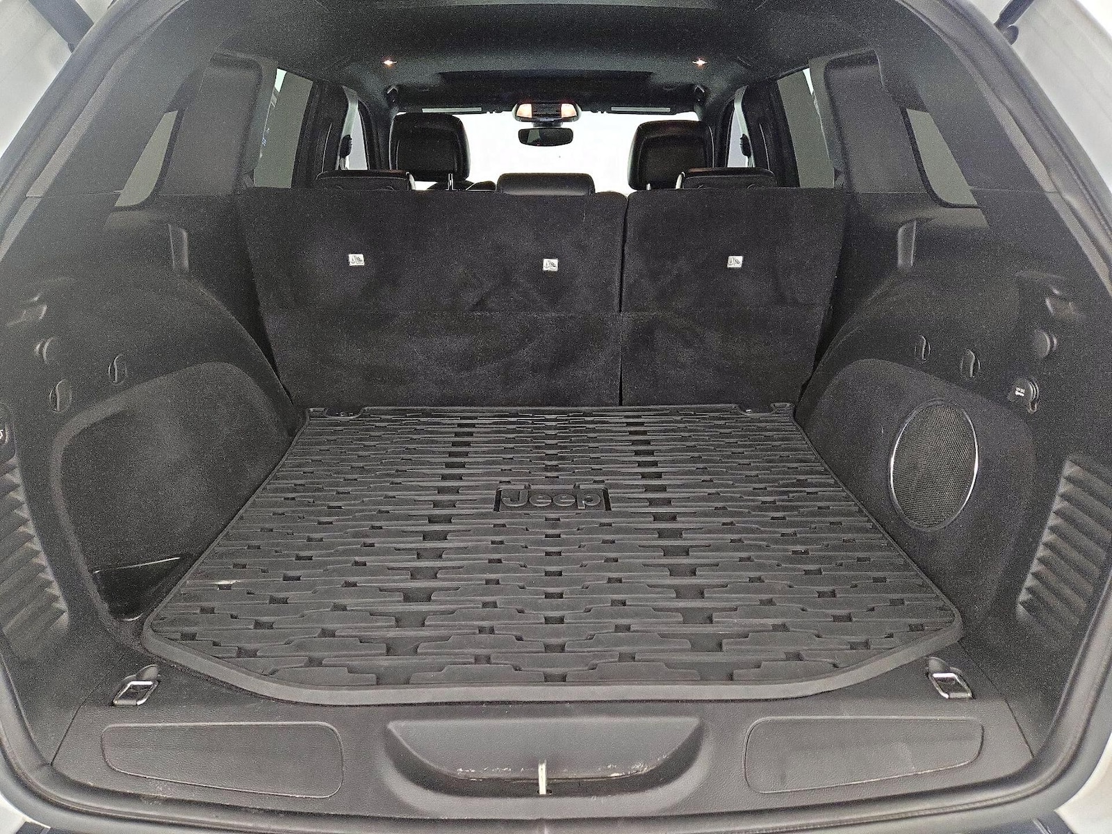 2020 Jeep Grand Cherokee Altitude - Photo 23