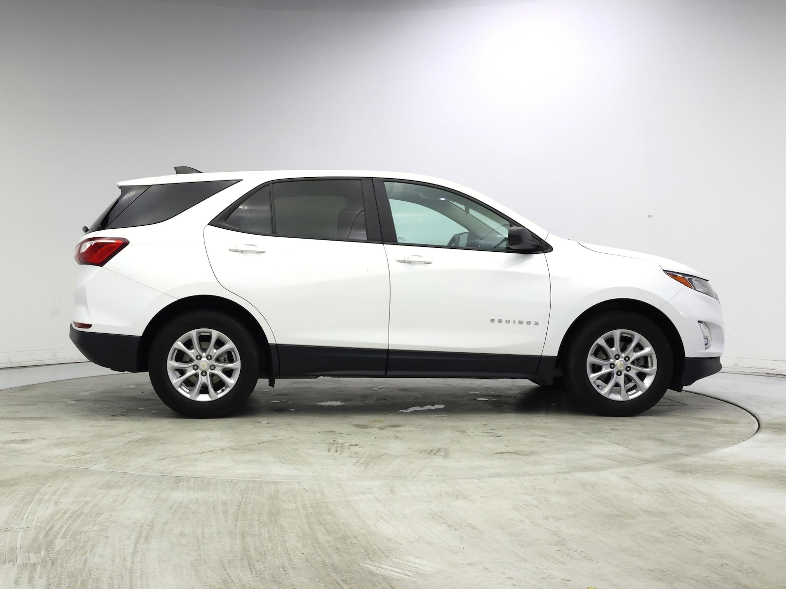 2021 Chevrolet Equinox LS - Photo 8
