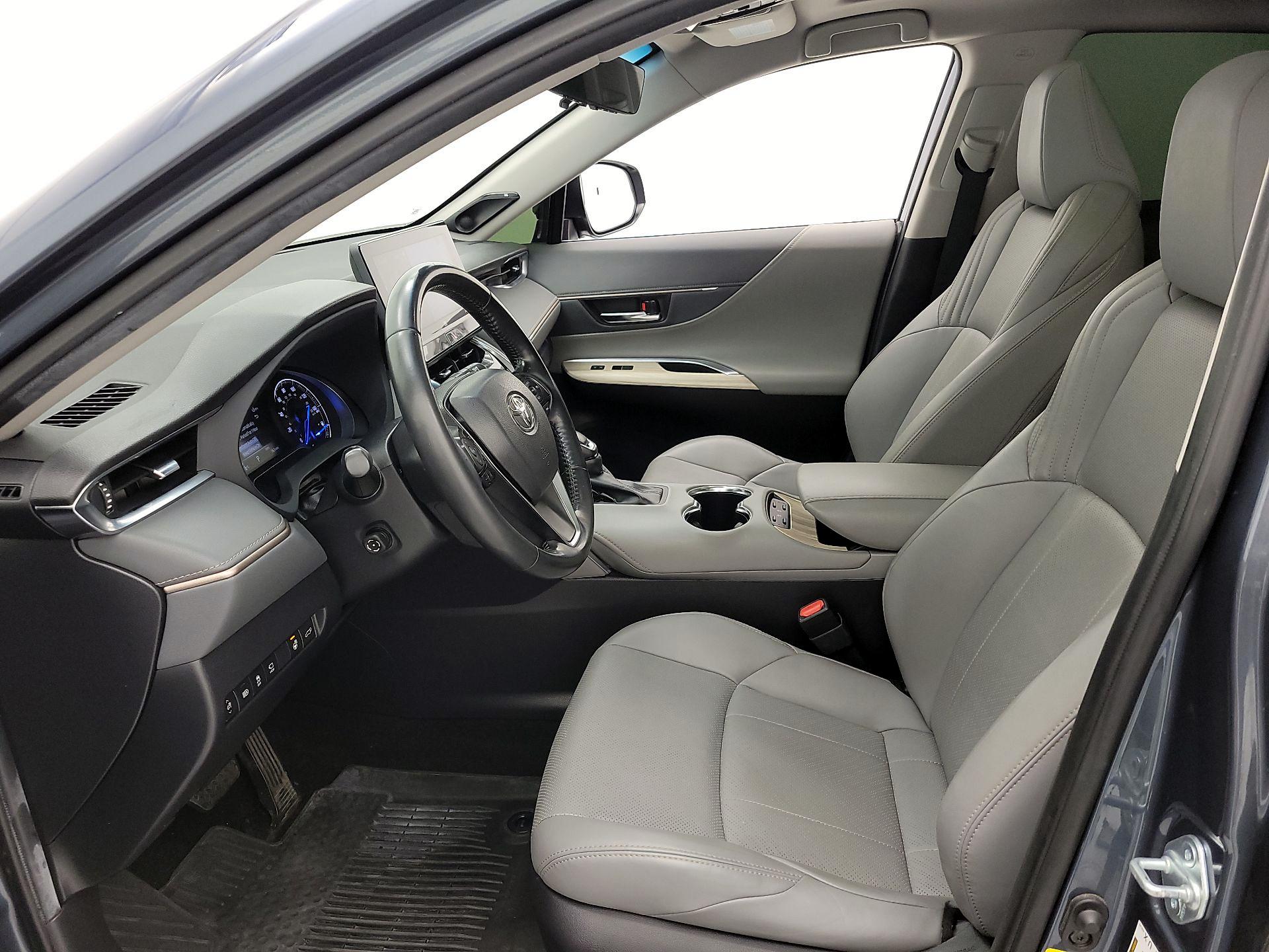 Thumbnail: 2021 Toyota Venza - 11