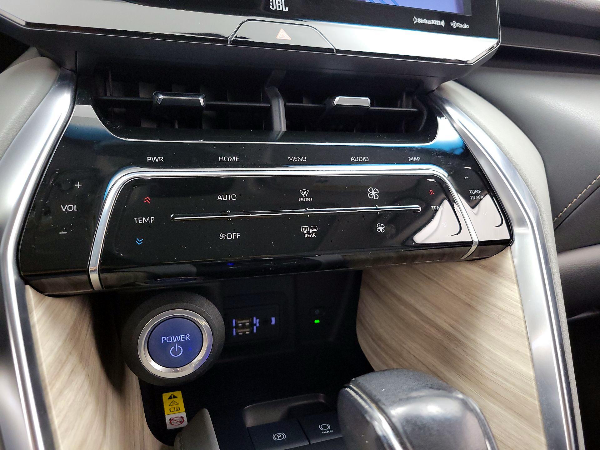 Thumbnail: 2021 Toyota Venza - 17