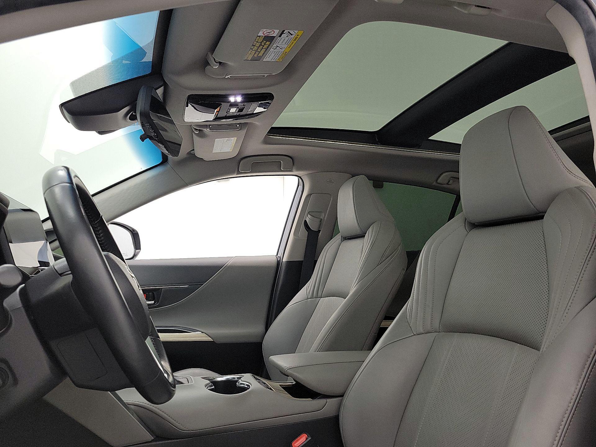 Thumbnail: 2021 Toyota Venza - 20