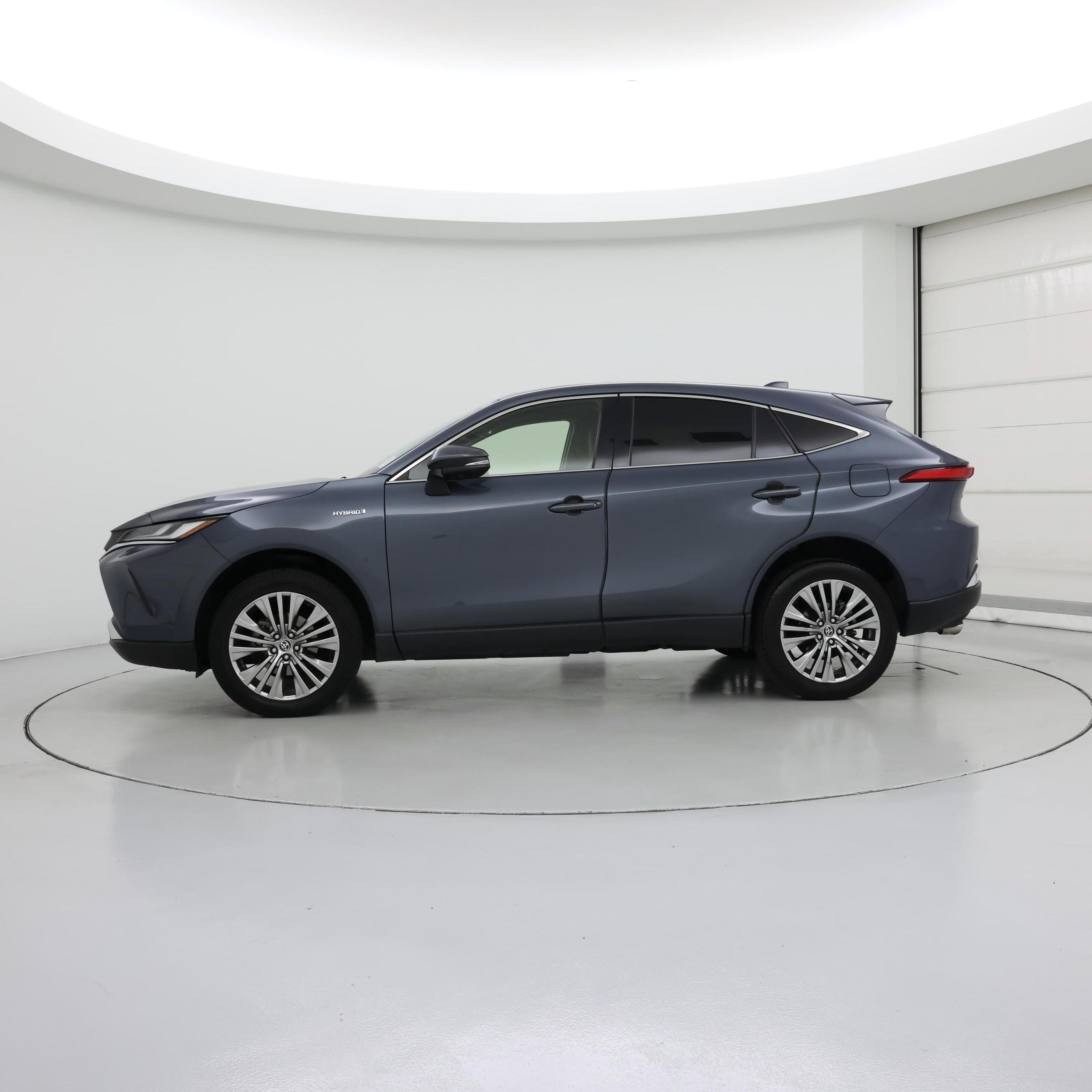 Thumbnail: 2021 Toyota Venza - 3