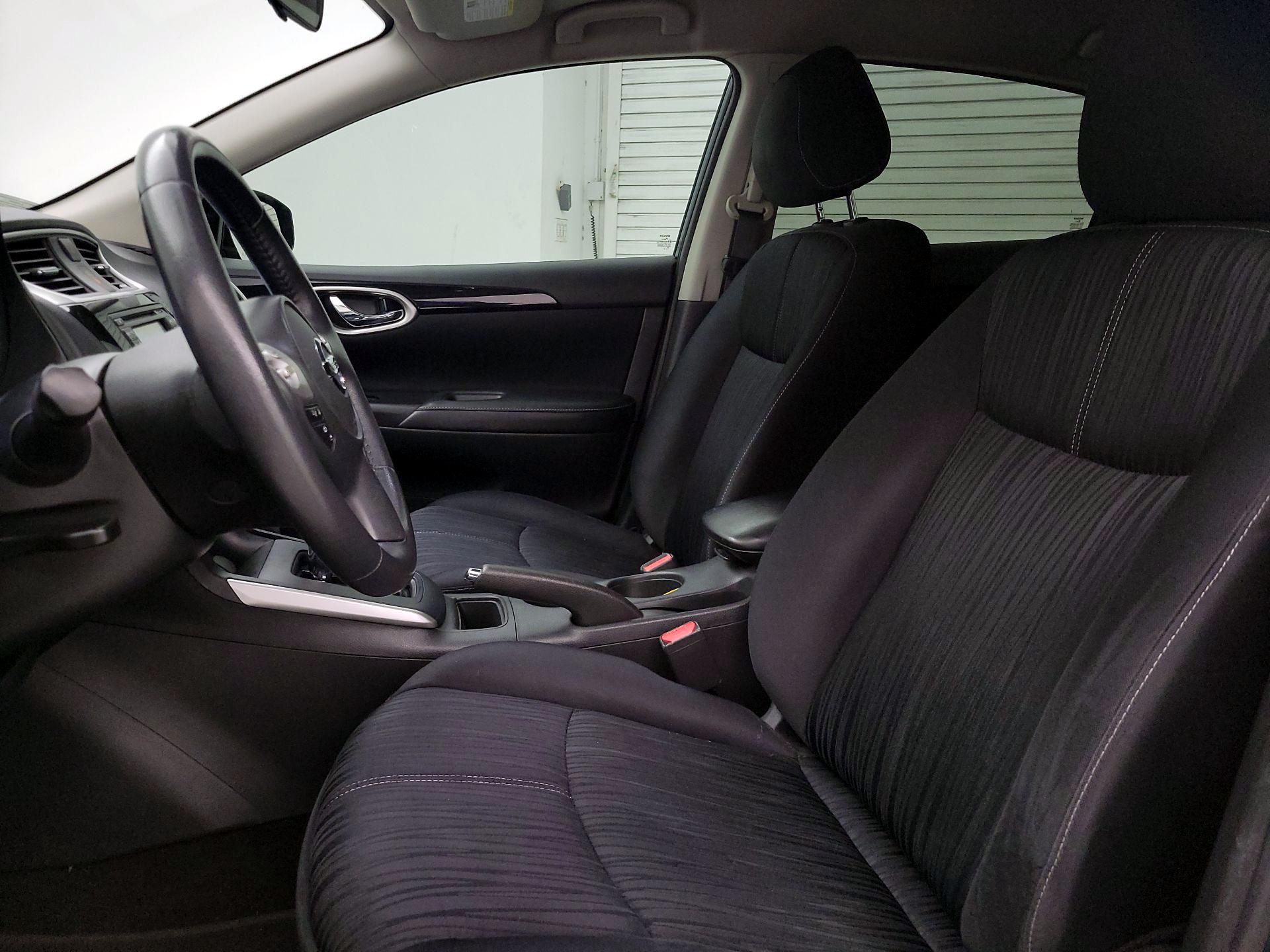 Thumbnail: 2016 Nissan Sentra - 11