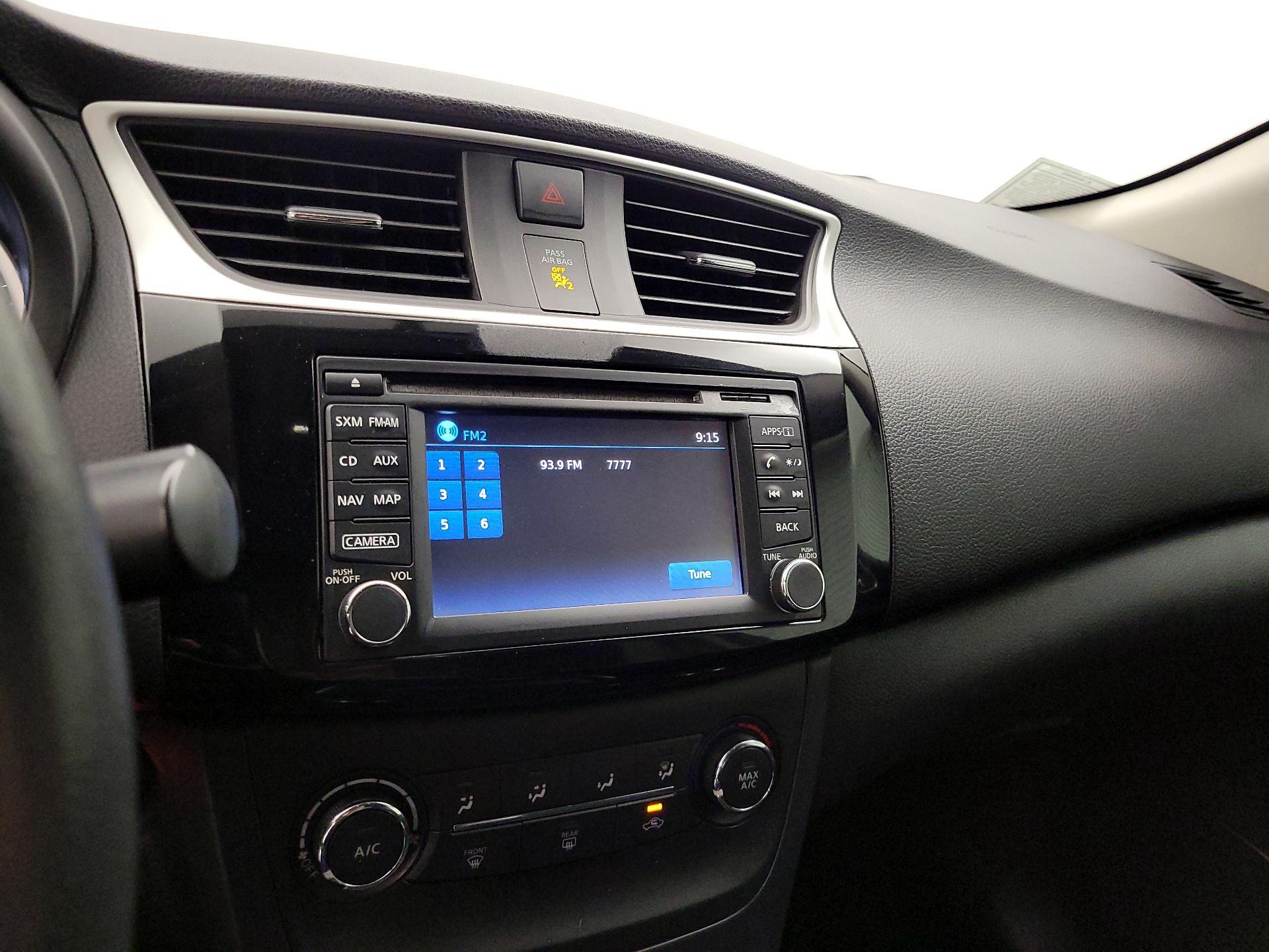 Thumbnail: 2016 Nissan Sentra - 16