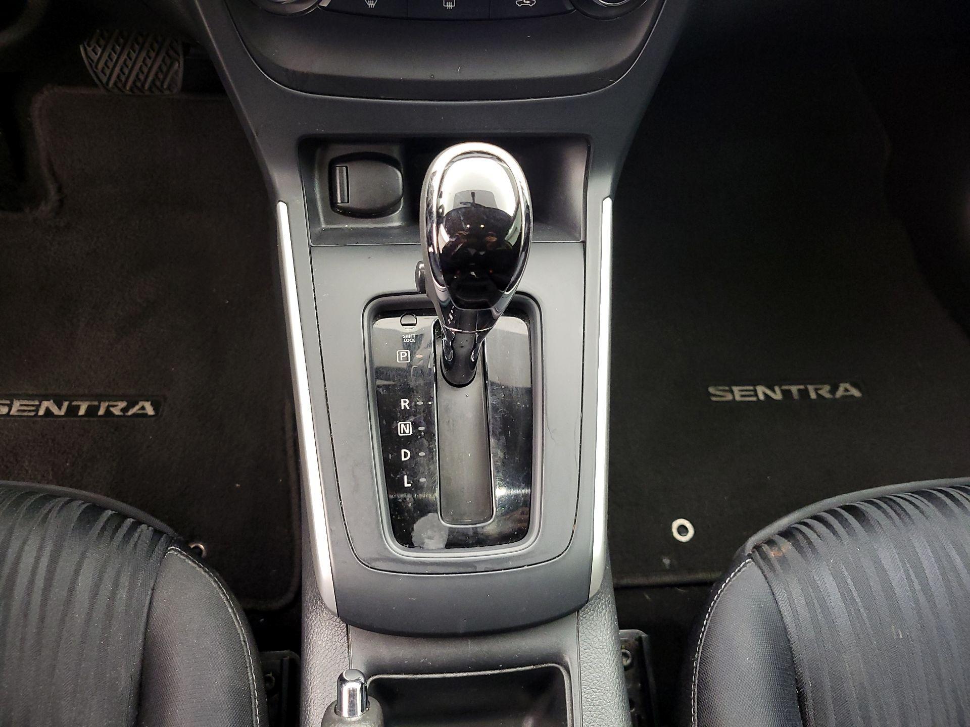 Thumbnail: 2016 Nissan Sentra - 18