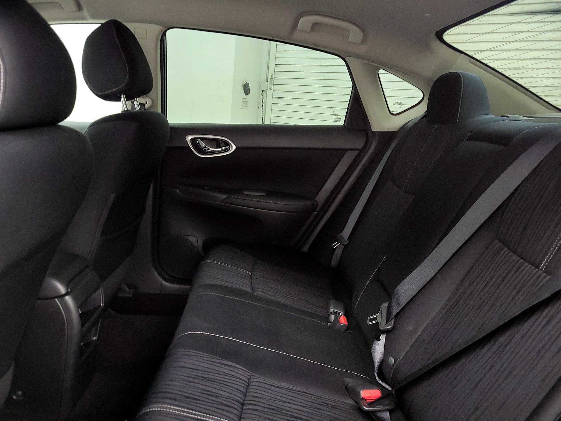 Thumbnail: 2016 Nissan Sentra - 19