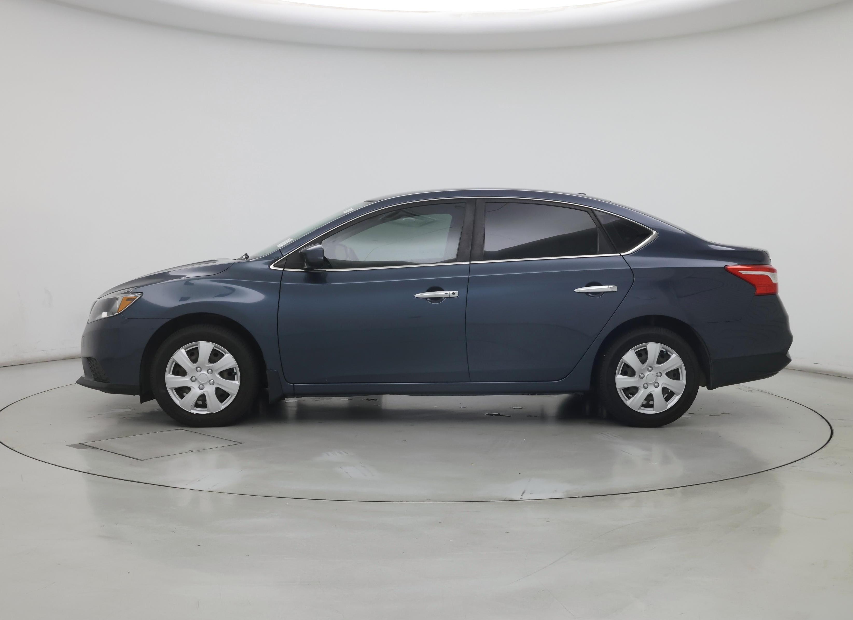 Thumbnail: 2016 Nissan Sentra - 3