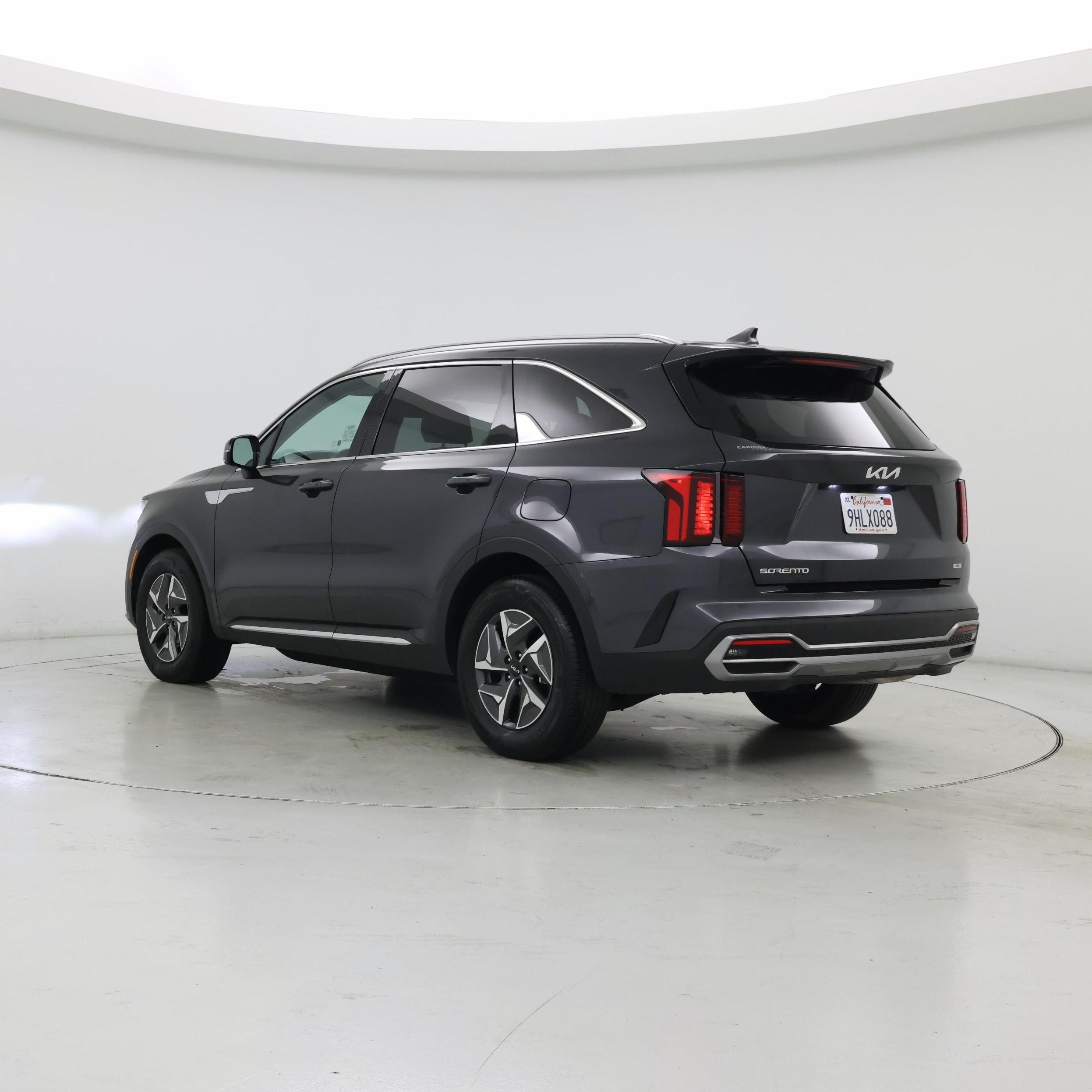 Thumbnail: 2023 Kia Sorento - 2