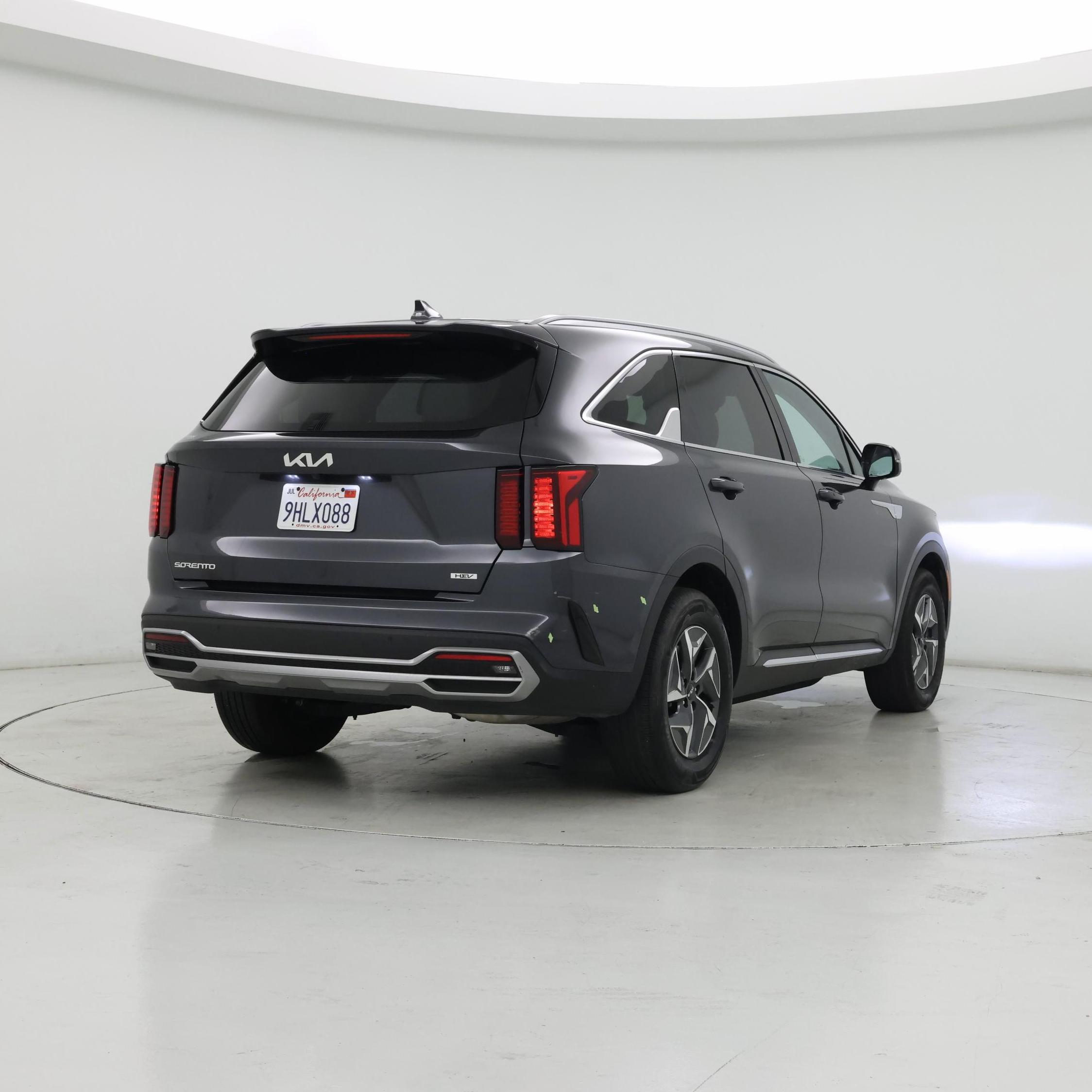 Thumbnail: 2023 Kia Sorento - 8