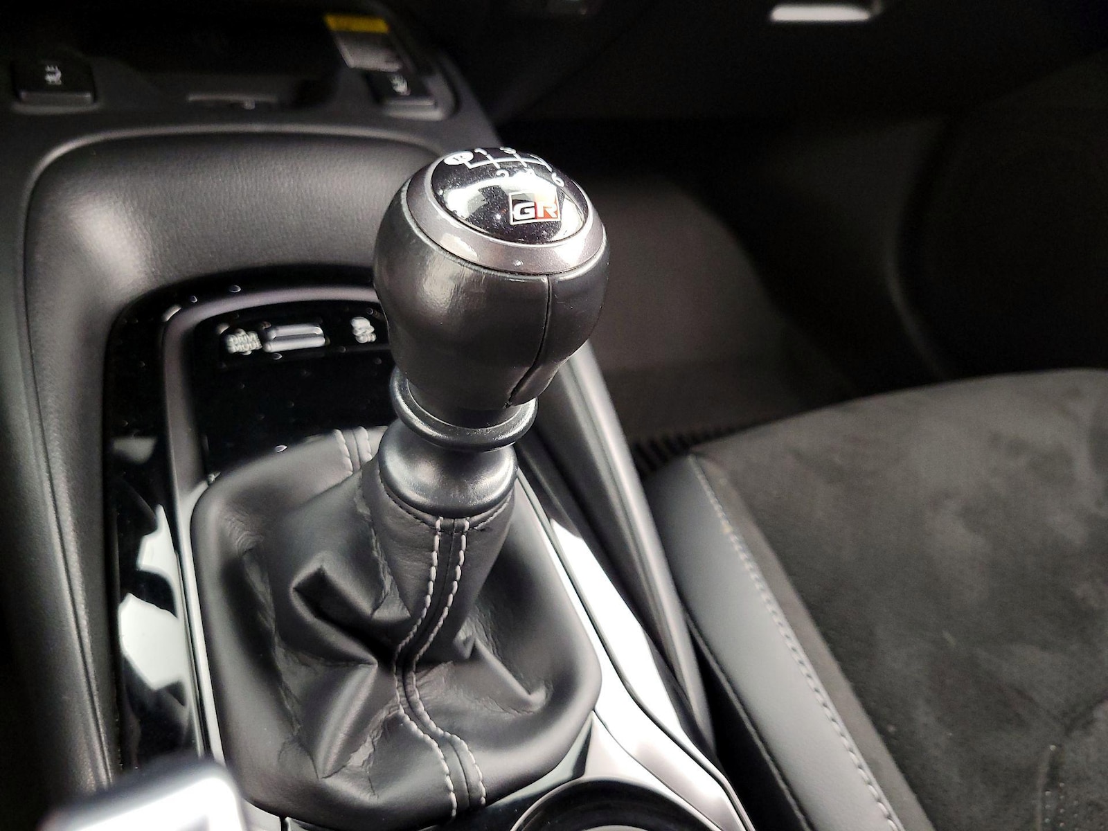 2024 Toyota GR Corolla Premium - Photo 18