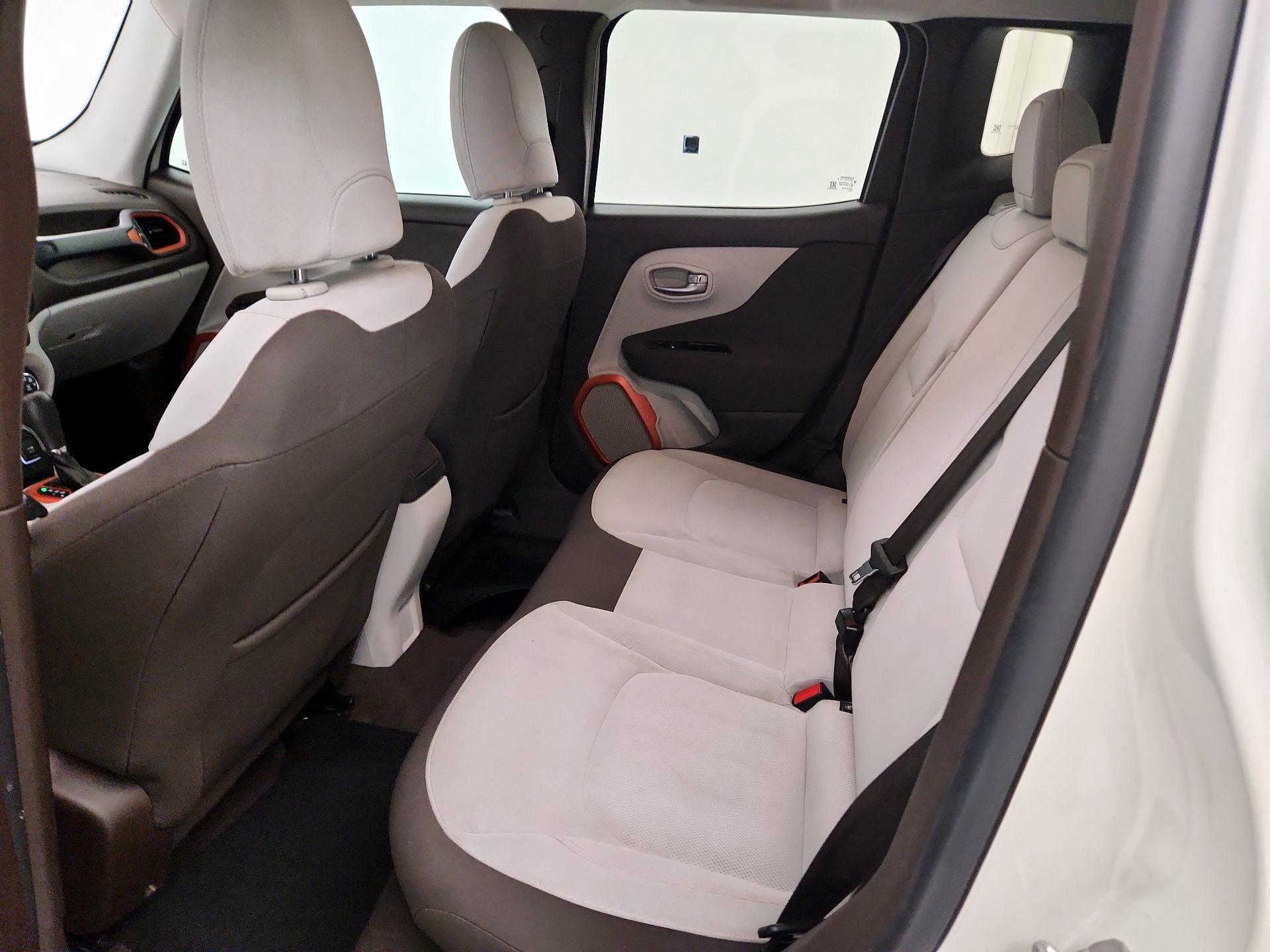 Thumbnail: 2015 Jeep Renegade - 19