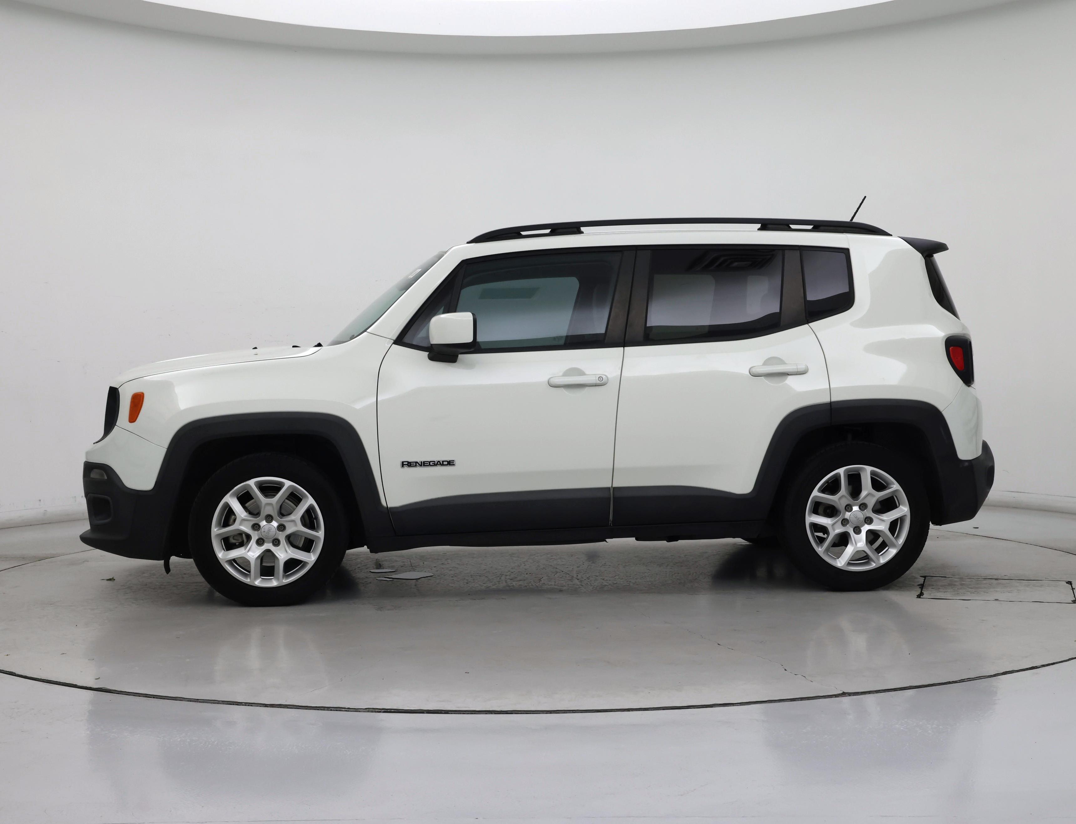 Thumbnail: 2015 Jeep Renegade - 3